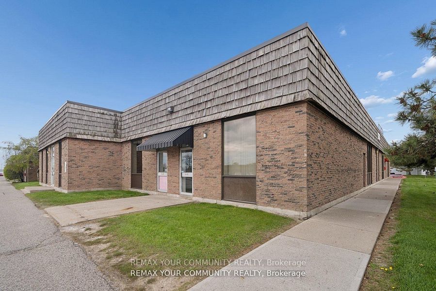 105 Consumers Drive Property Photo 4