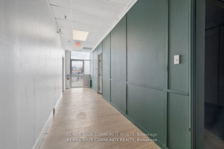 105 Consumers Drive Property Photo 12
