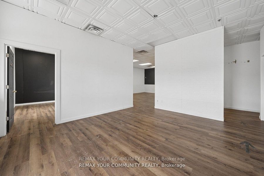 105 Consumers Drive Property Photo 15