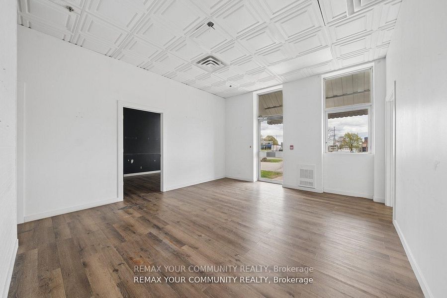 105 Consumers Drive Property Photo 17