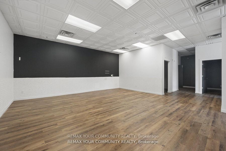105 Consumers Drive Property Photo 18