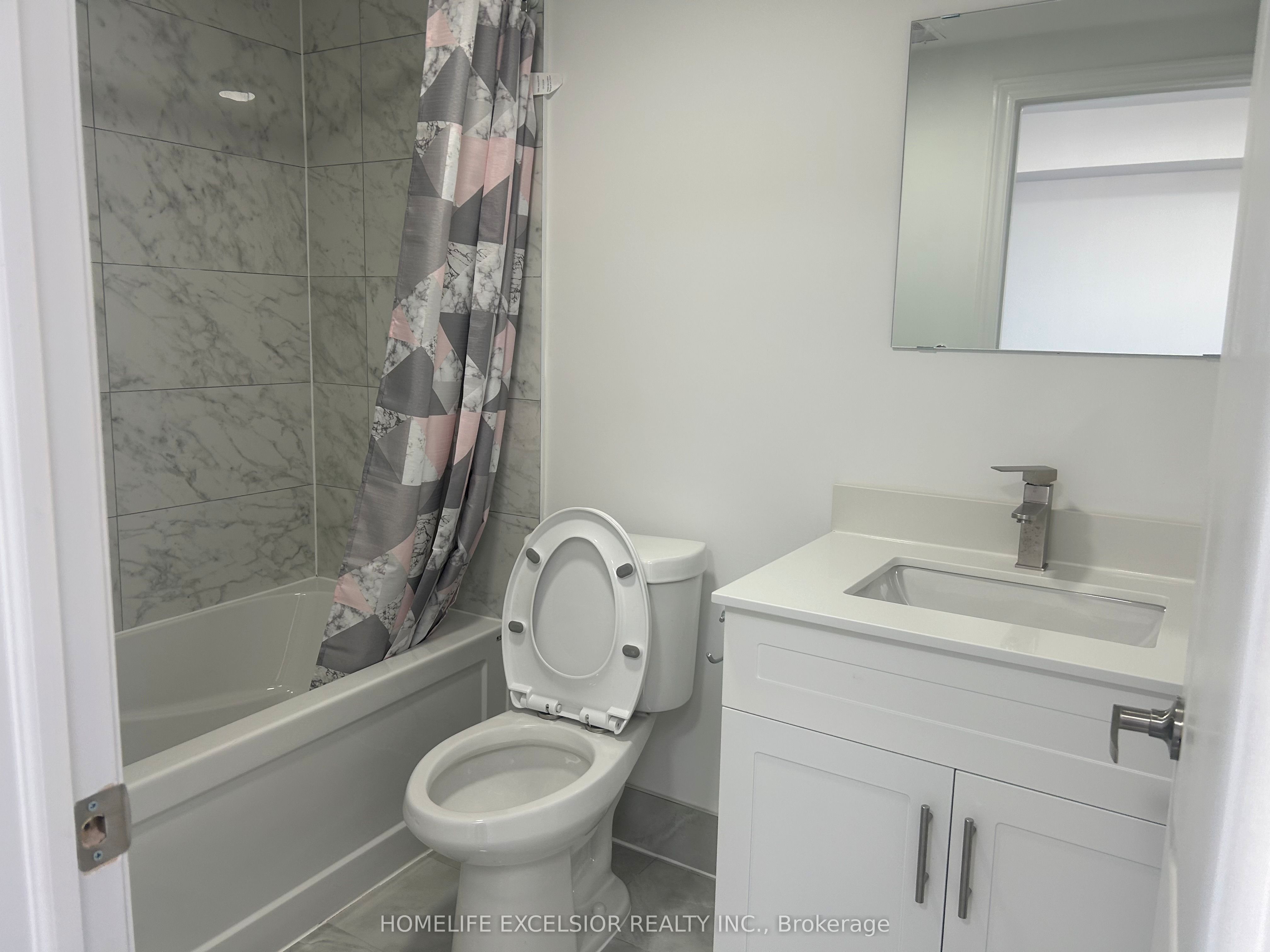 3 Simcoe Street S Unit 6 Property Photo 4