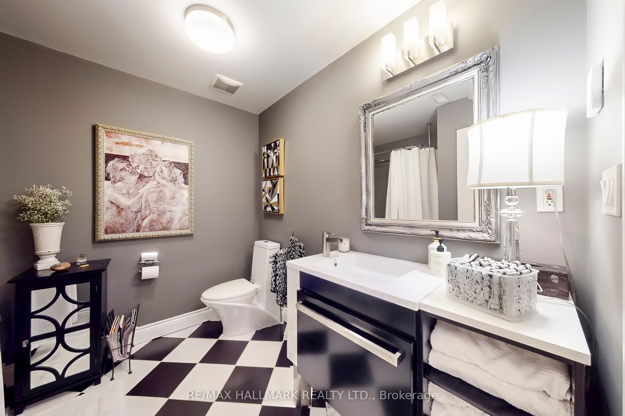 2184 Queen Street E Property Photo 21