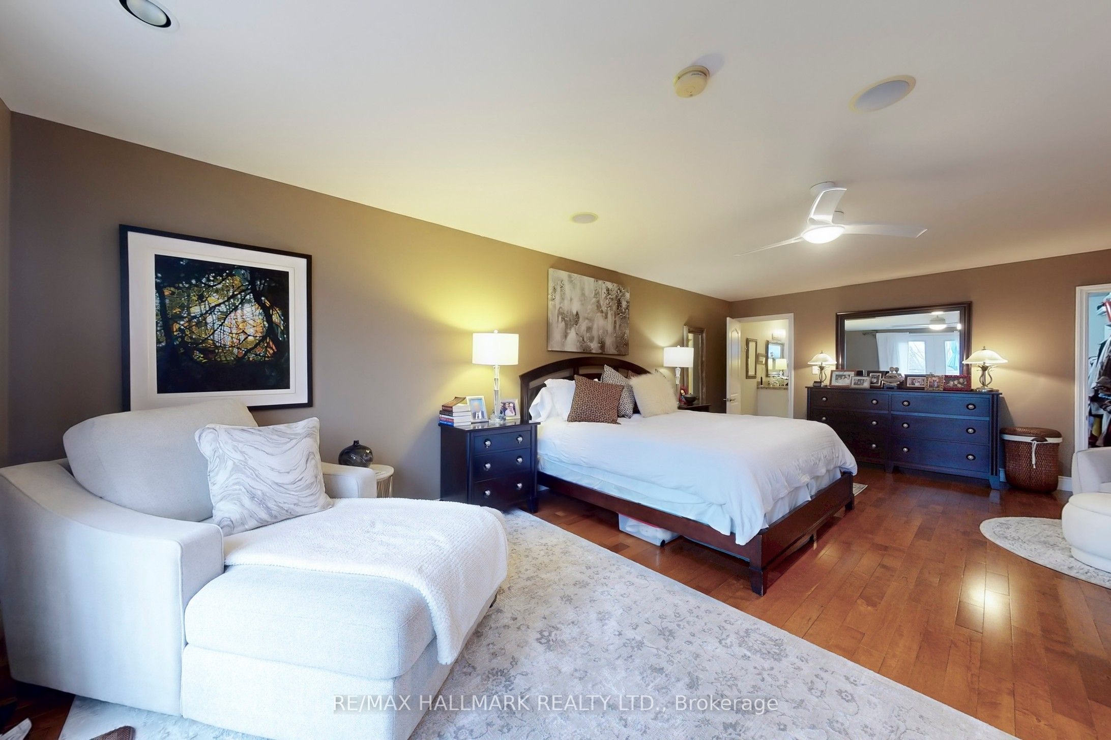 2184 Queen Street E Property Photo 24