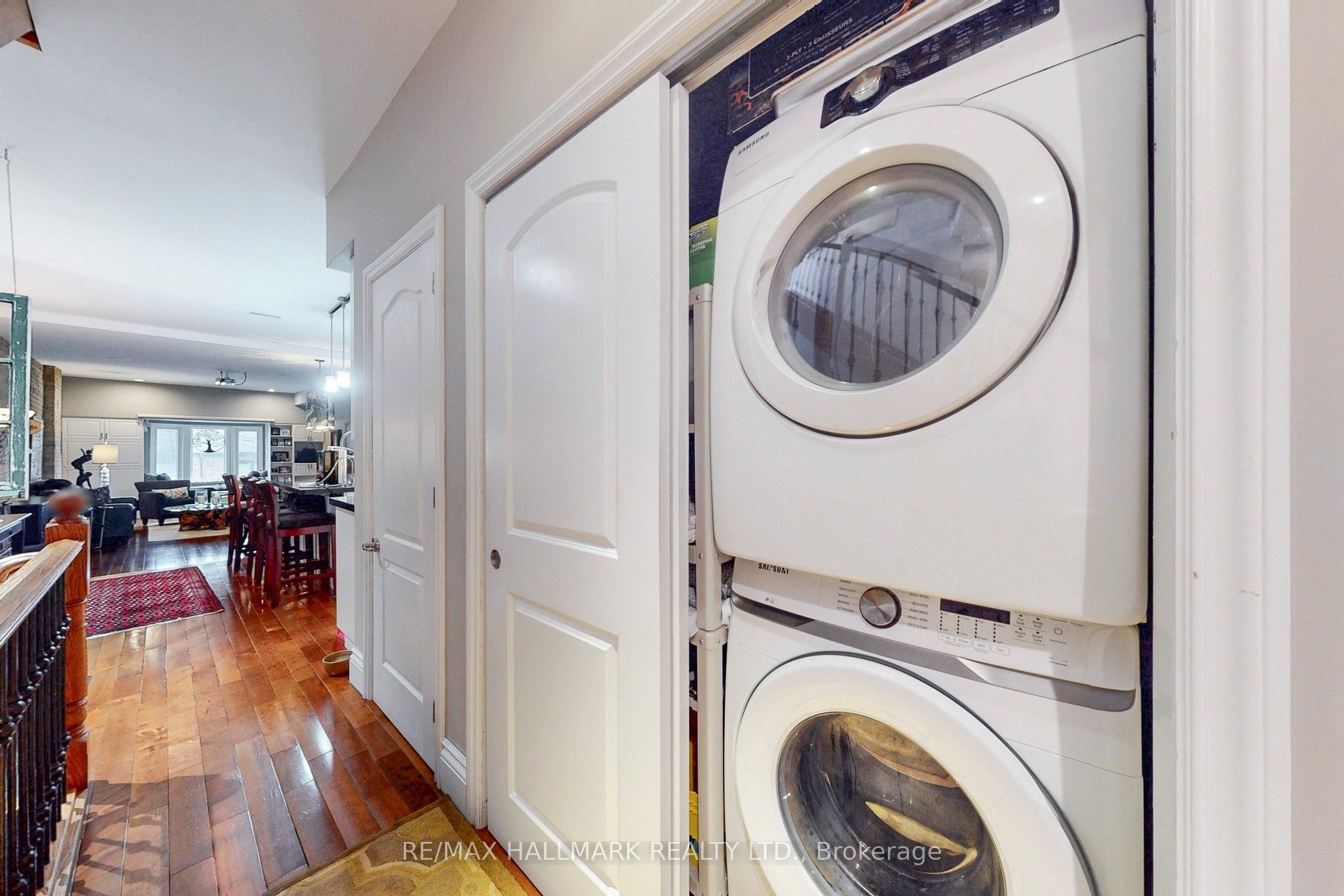2184 Queen Street E Property Photo 28