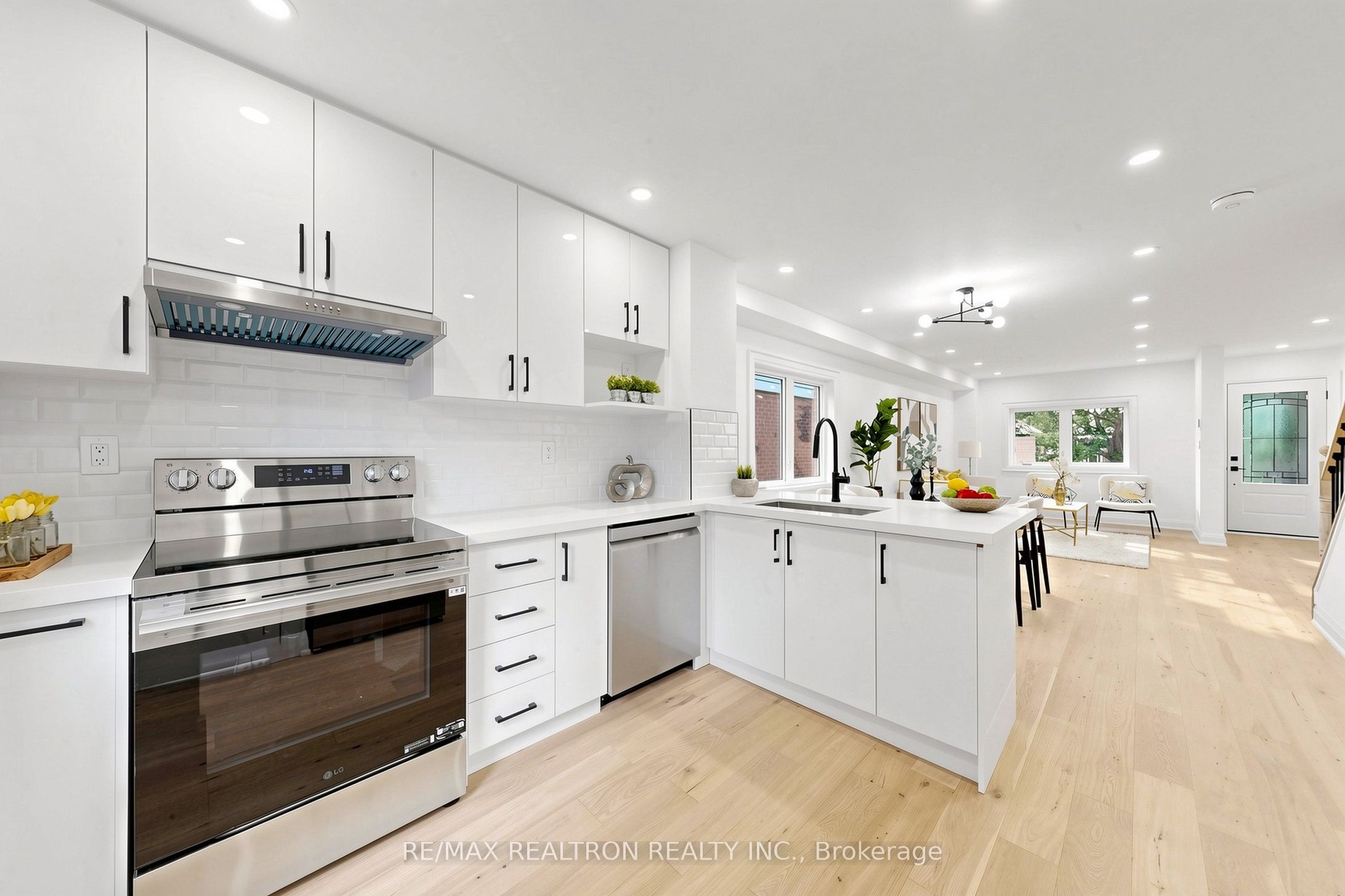 414 Mortimer Avenue Property Photo 14