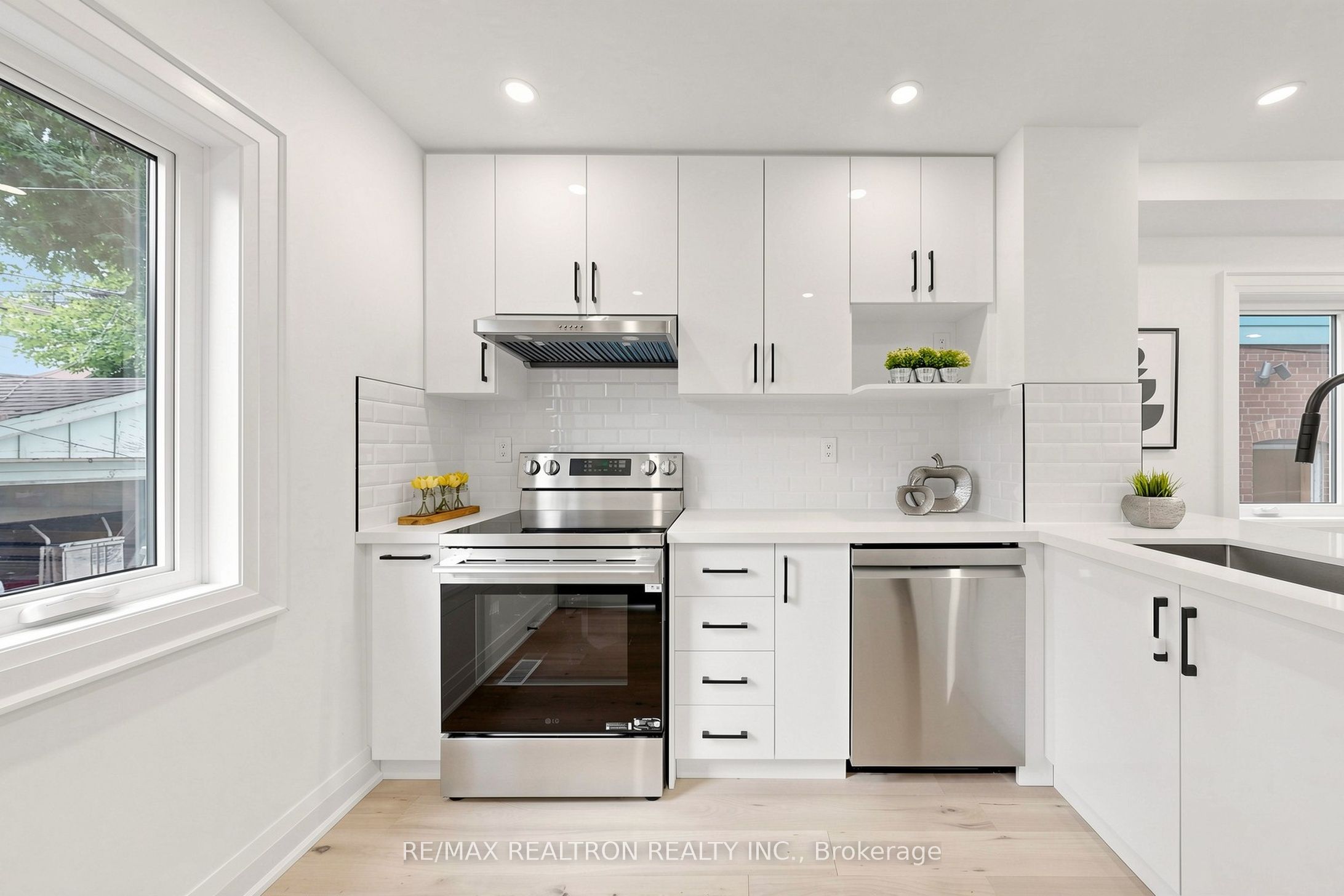 414 Mortimer Avenue Property Photo 17