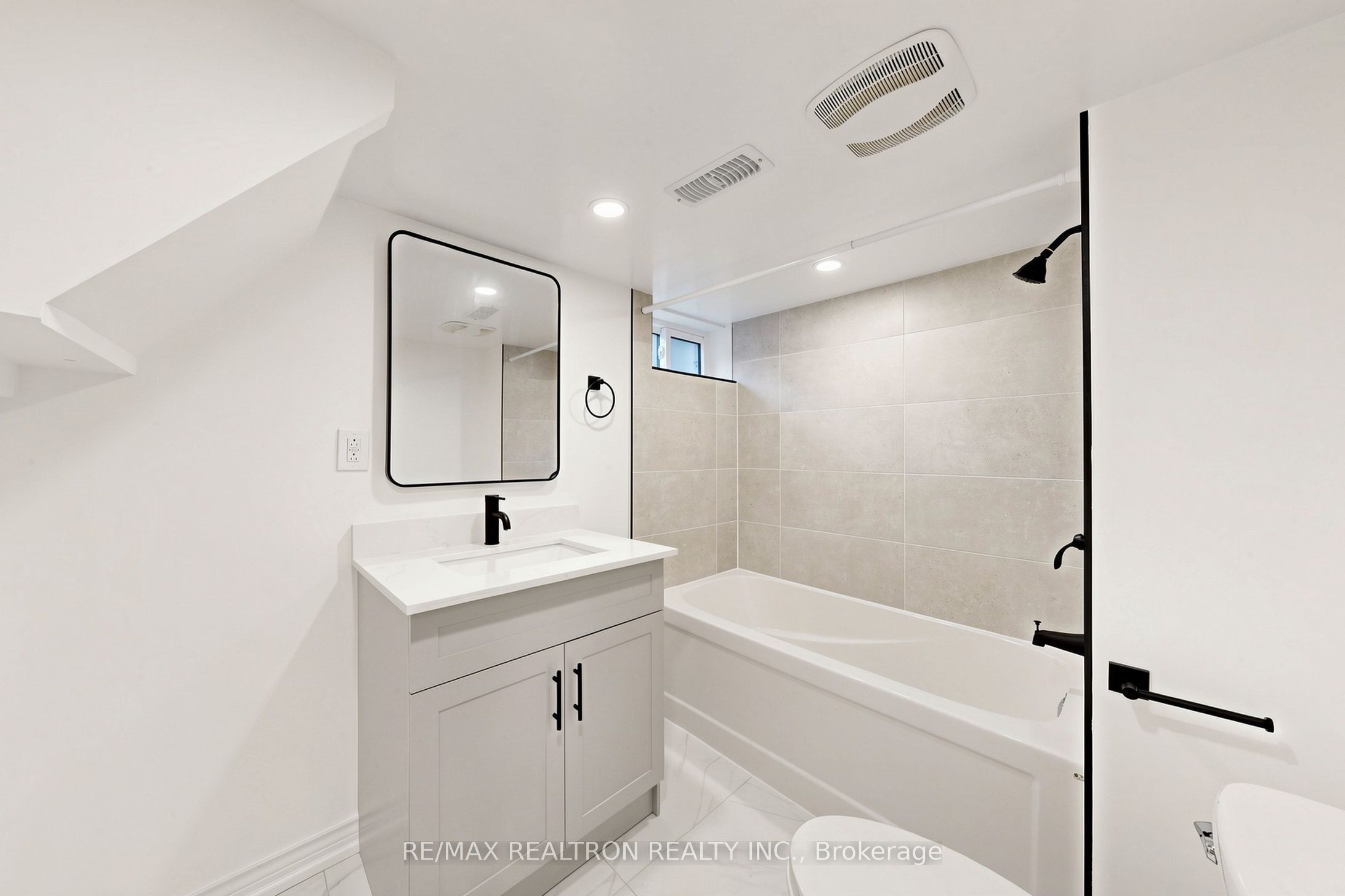 414 Mortimer Avenue Property Photo 37