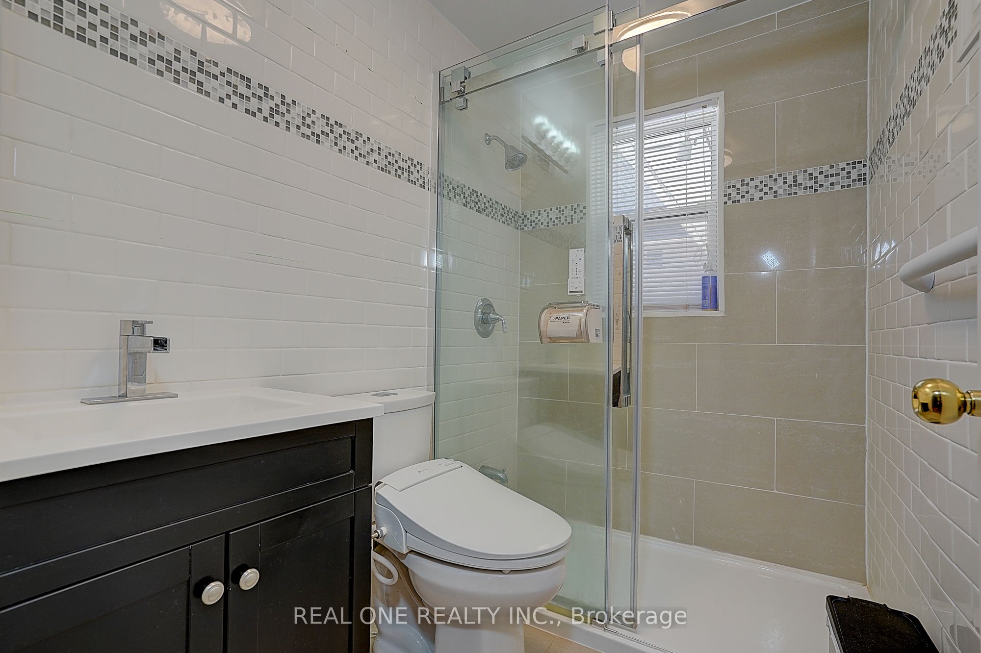 37 Lauralynn Crescent Property Photo 16