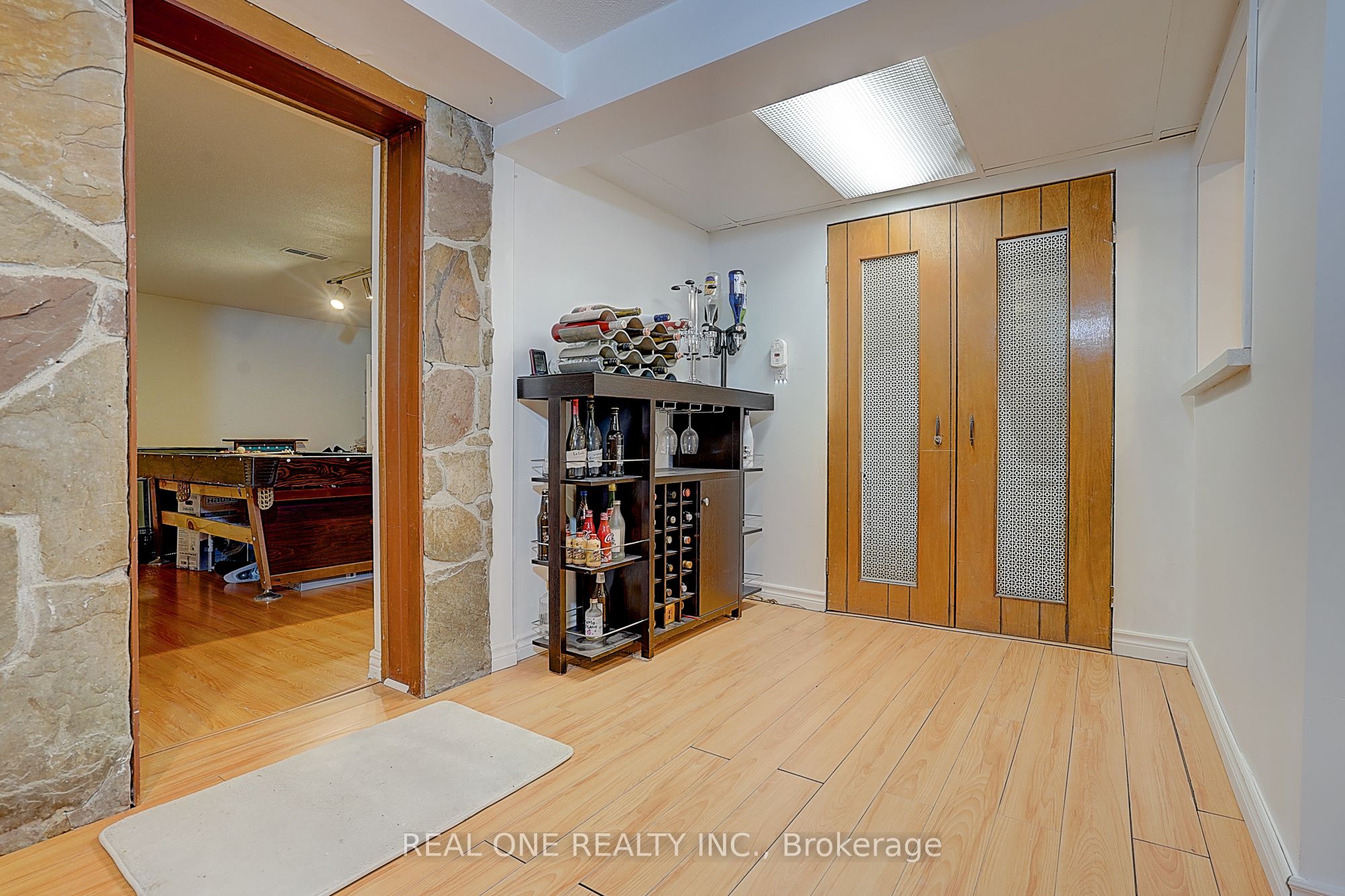 37 Lauralynn Crescent Property Photo 20