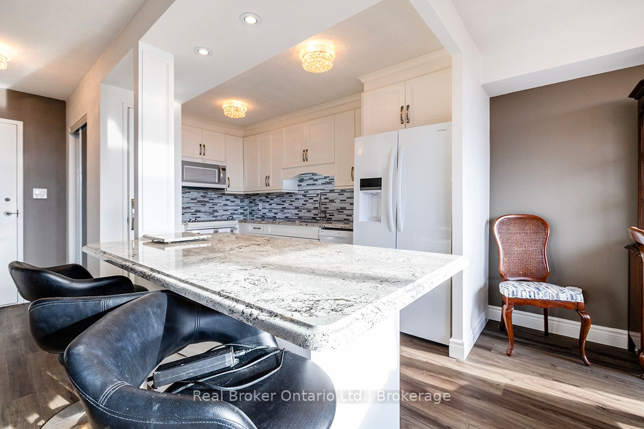 50 E Richmond Street E 623 Property Photo 4