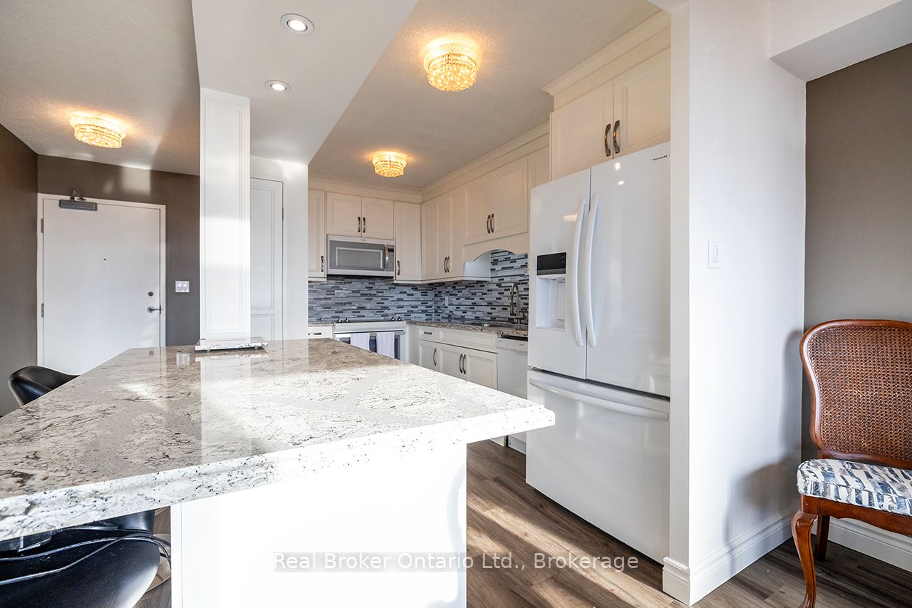 50 E Richmond Street E 623 Property Photo 5