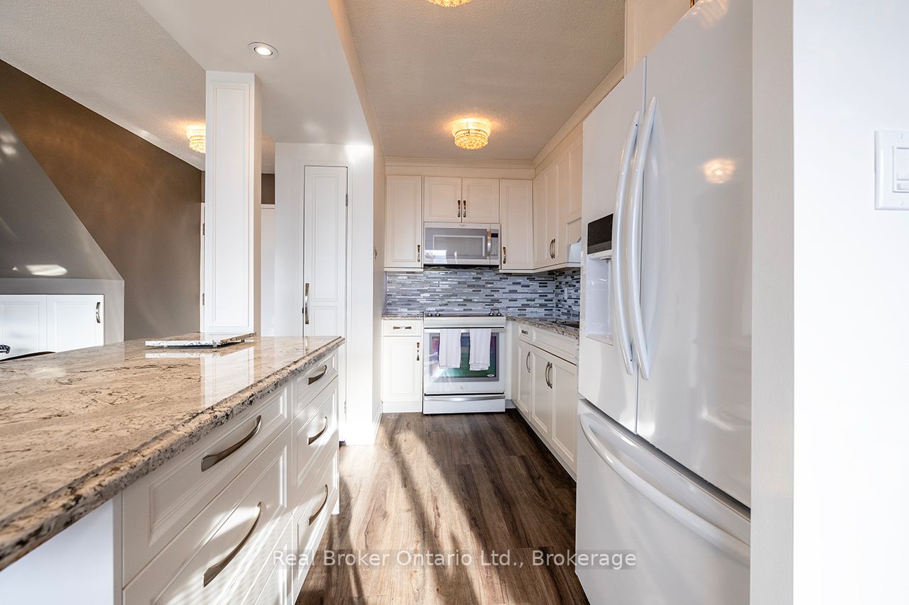 50 E Richmond Street E 623 Property Photo 6