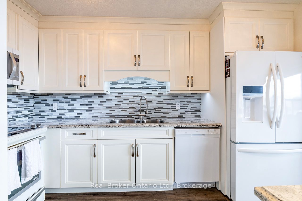 50 E Richmond Street E 623 Property Photo 7