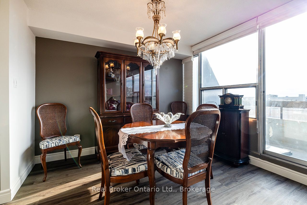 50 E Richmond Street E 623 Property Photo 11