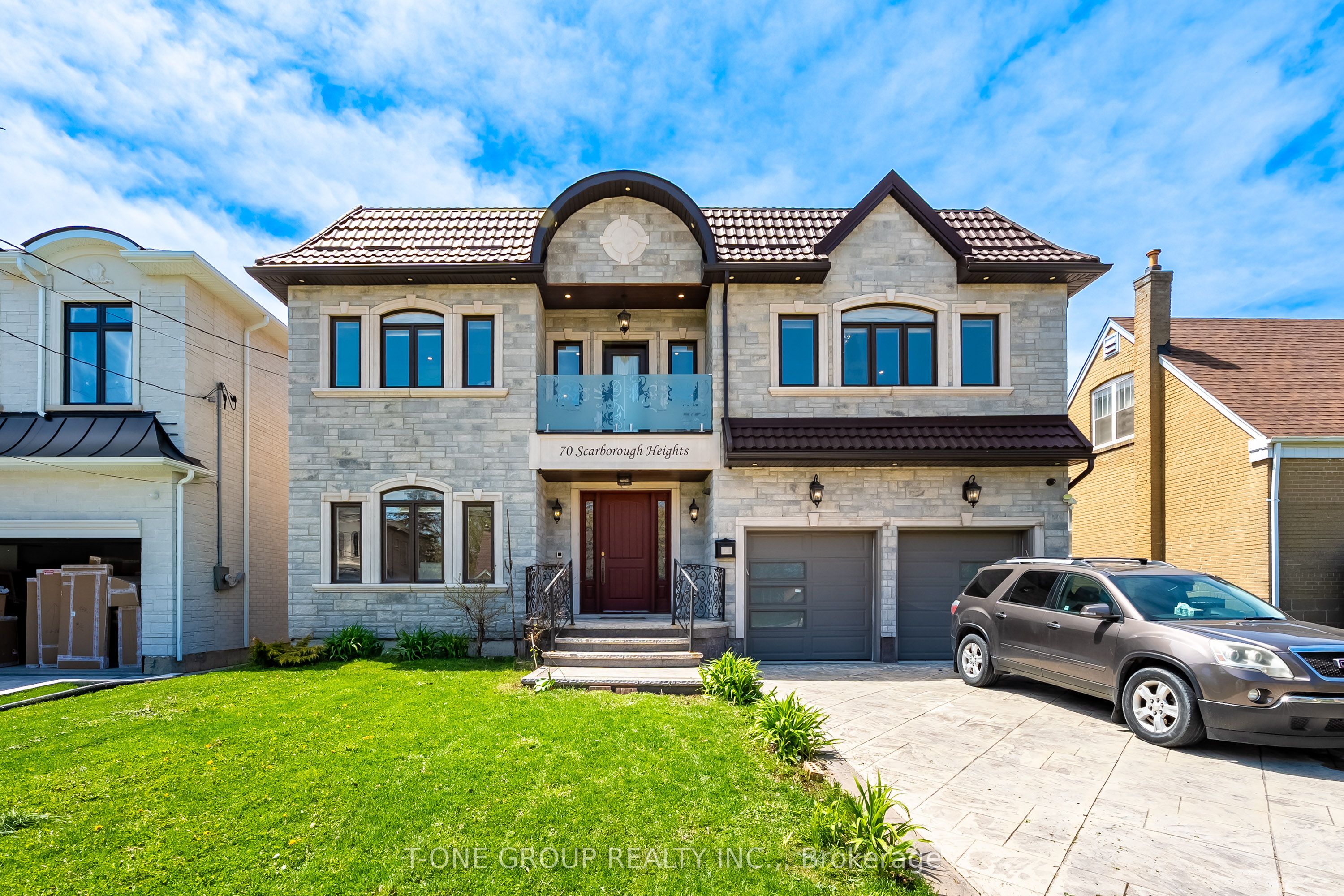 70 Scarborough Heights Boulevard