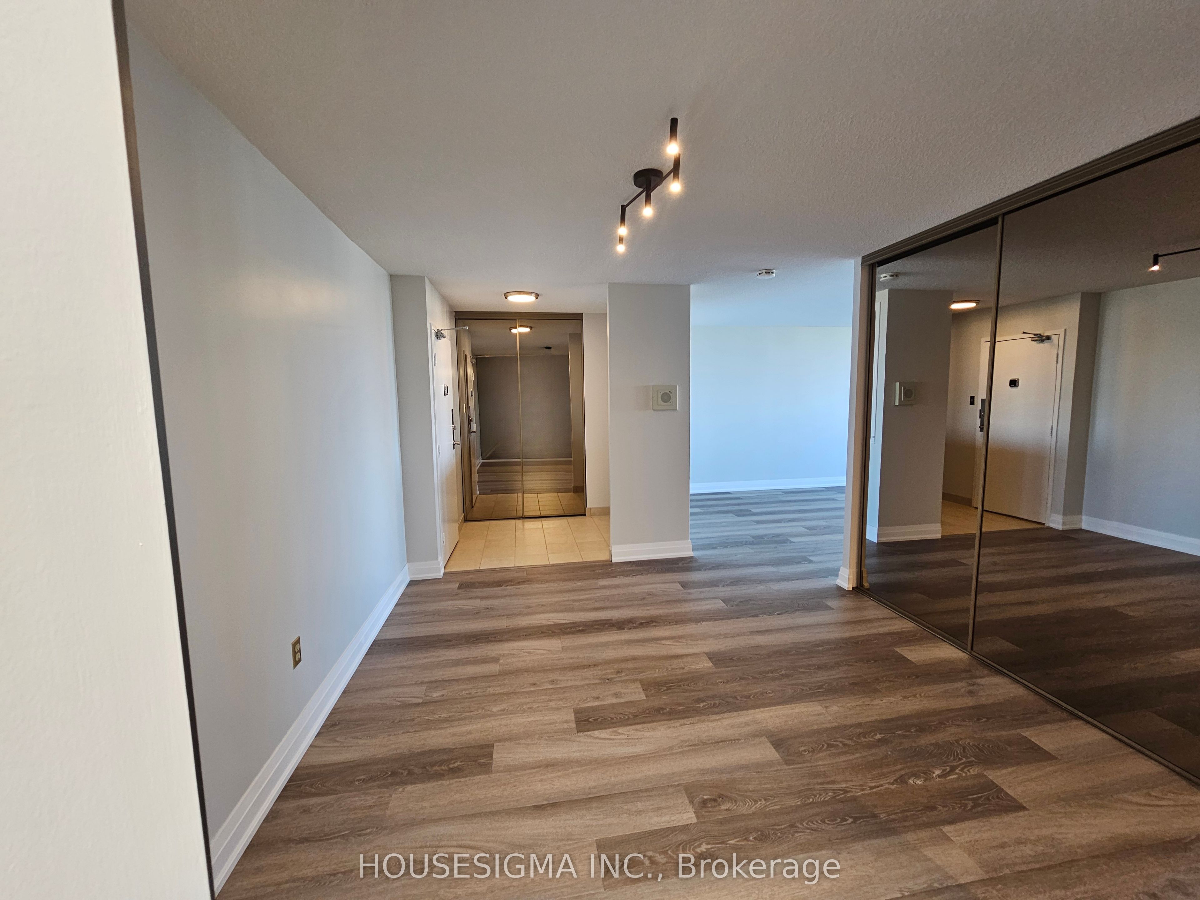 55 Huntingdale Boulevard 1804 Property Photo 3