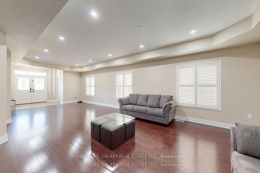 1871 Arborwood Drive Property Photo 2