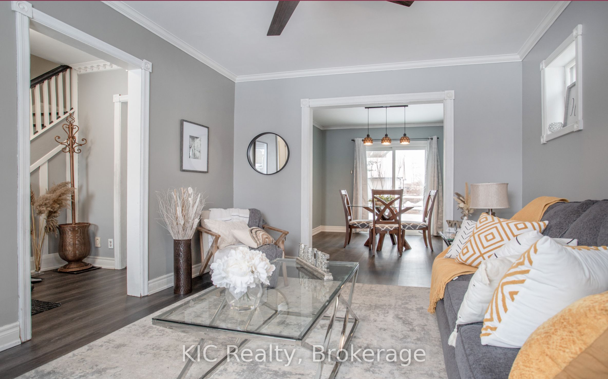 200 Oshawa Boulevard N Property Photo 5