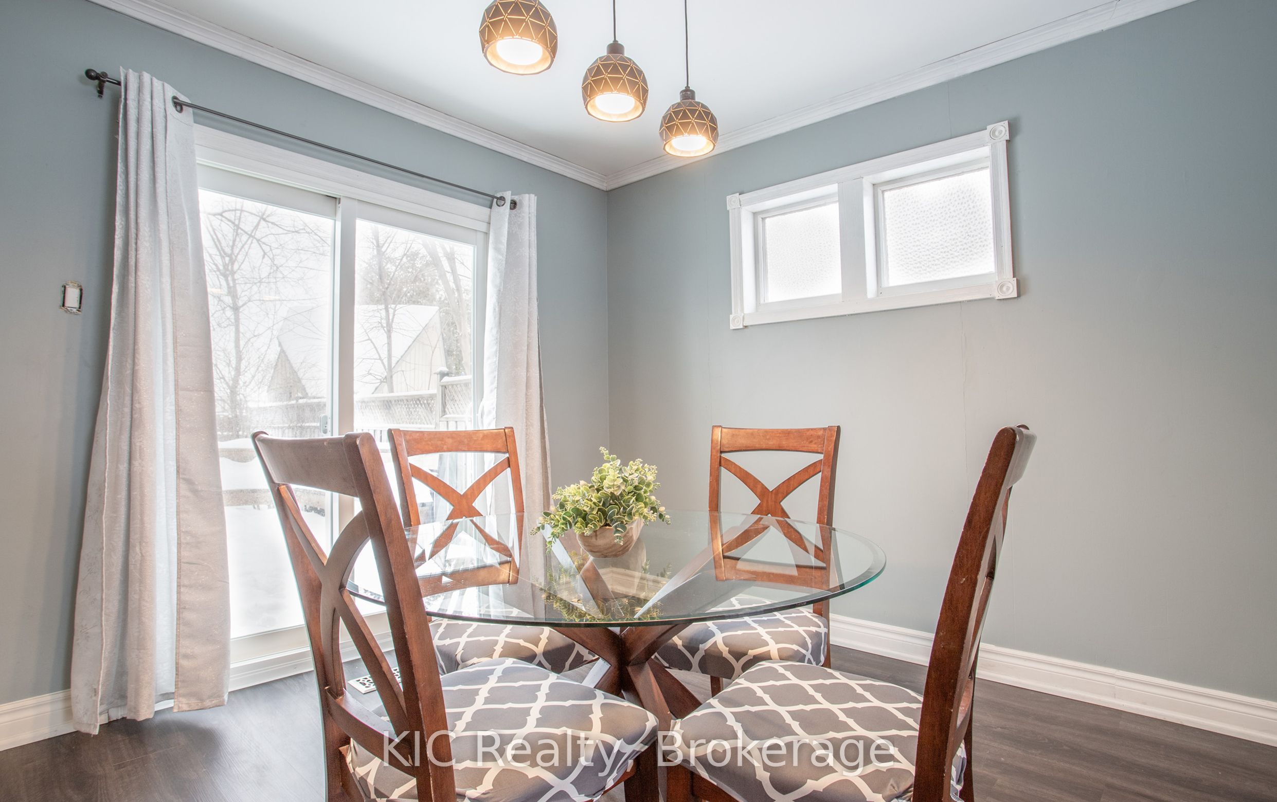 200 Oshawa Boulevard N Property Photo 8