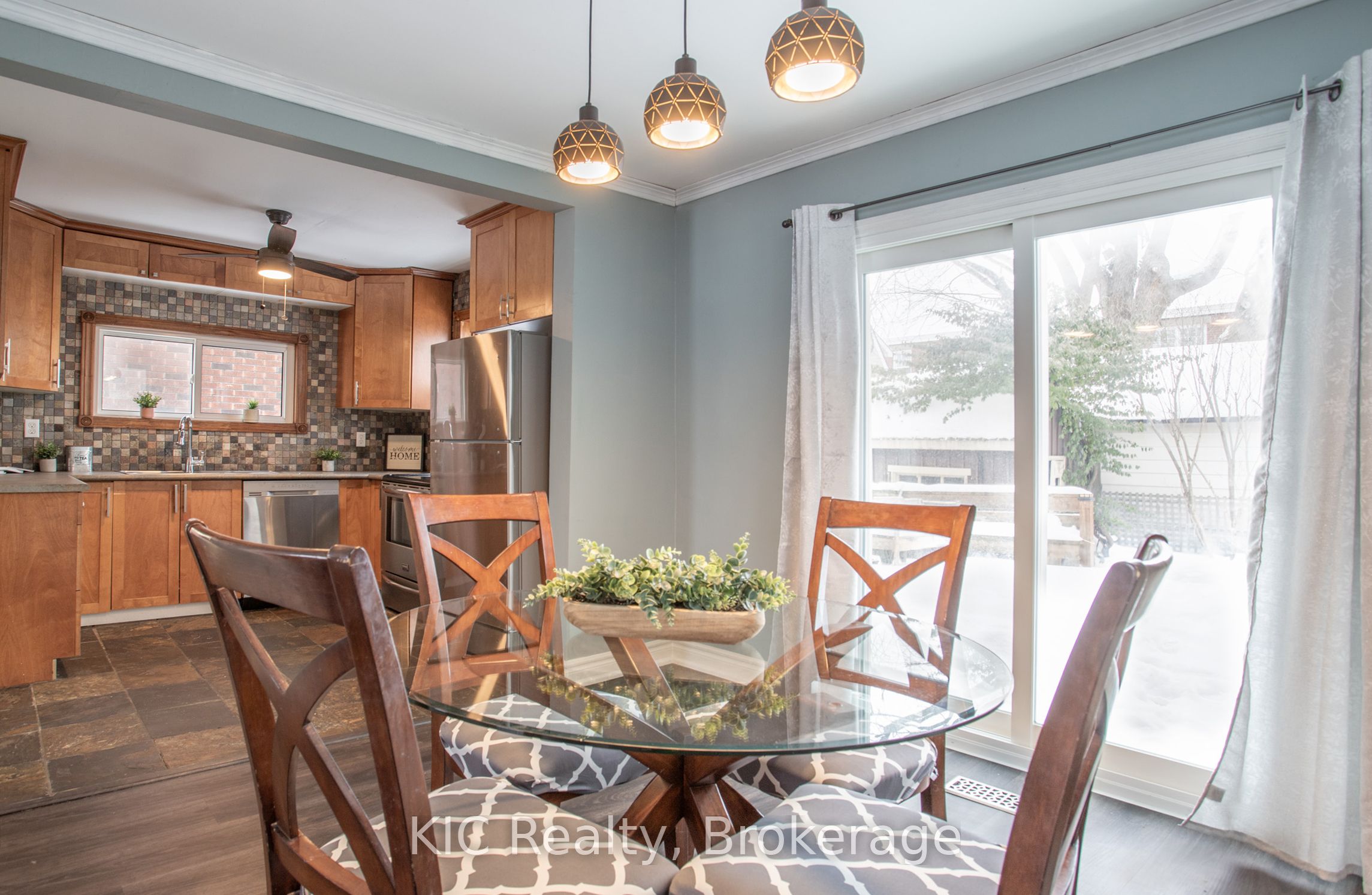 200 Oshawa Boulevard N Property Photo 10