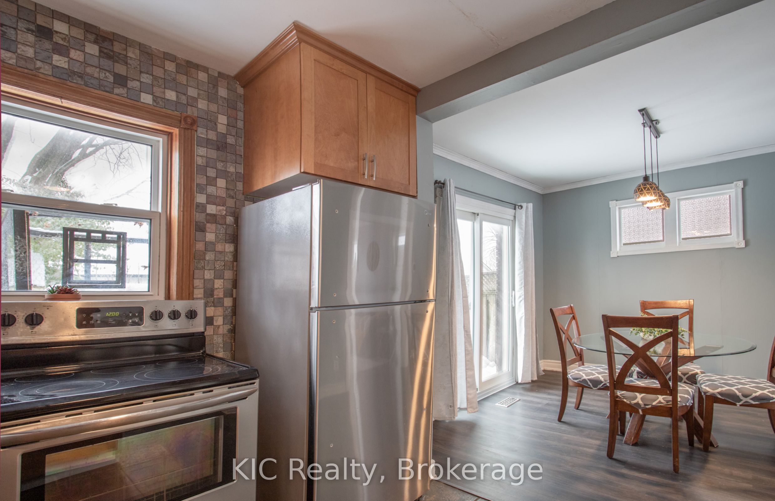 200 Oshawa Boulevard N Property Photo 12