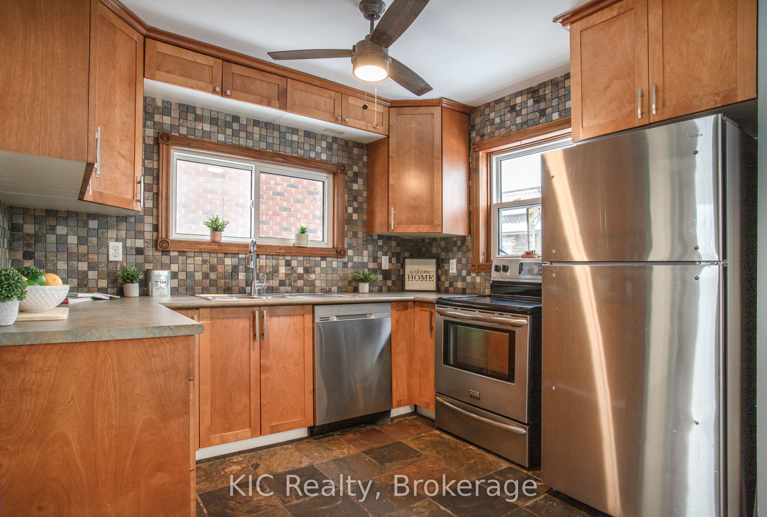200 Oshawa Boulevard N Property Photo 13
