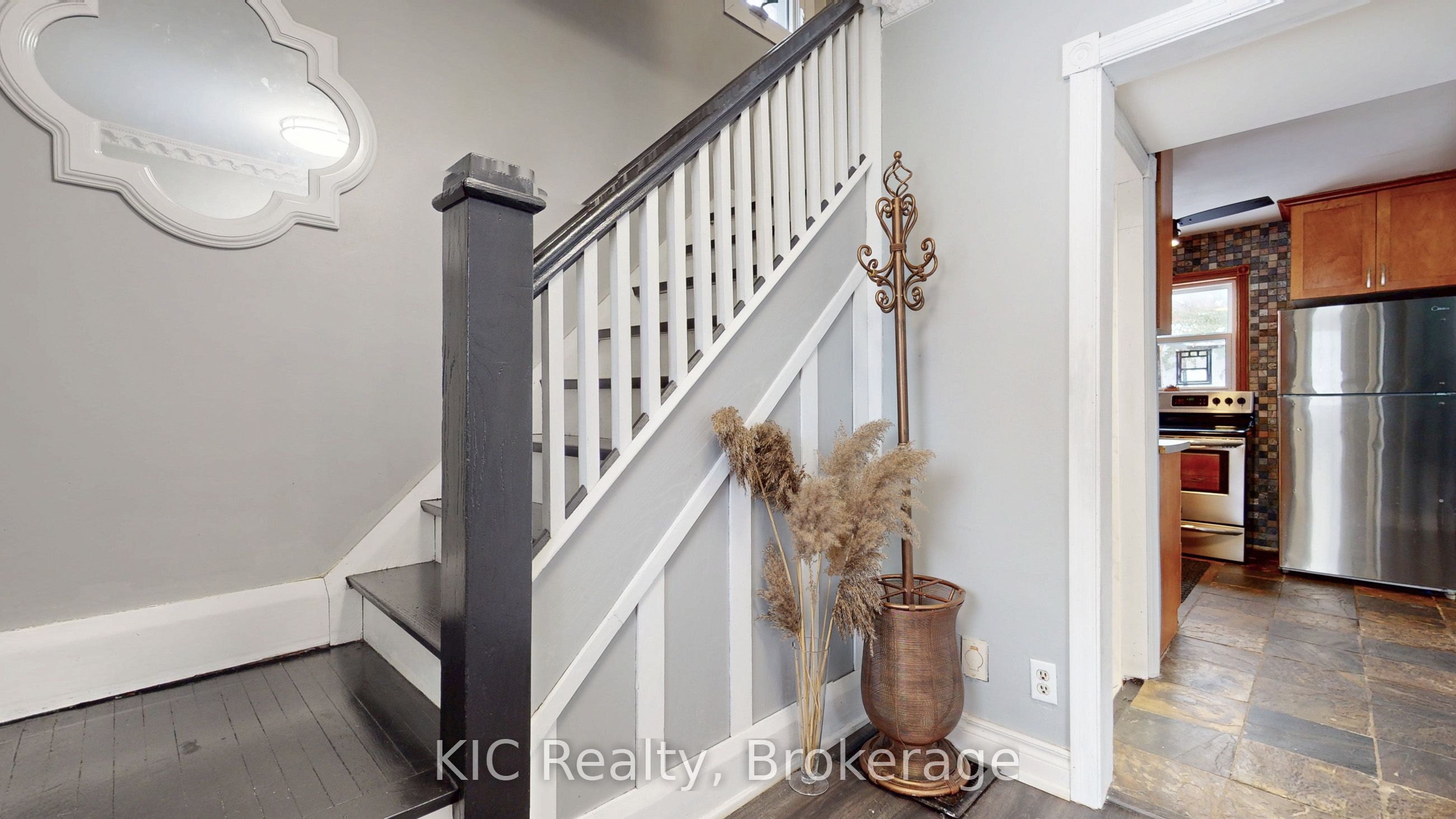 200 Oshawa Boulevard N Property Photo 15