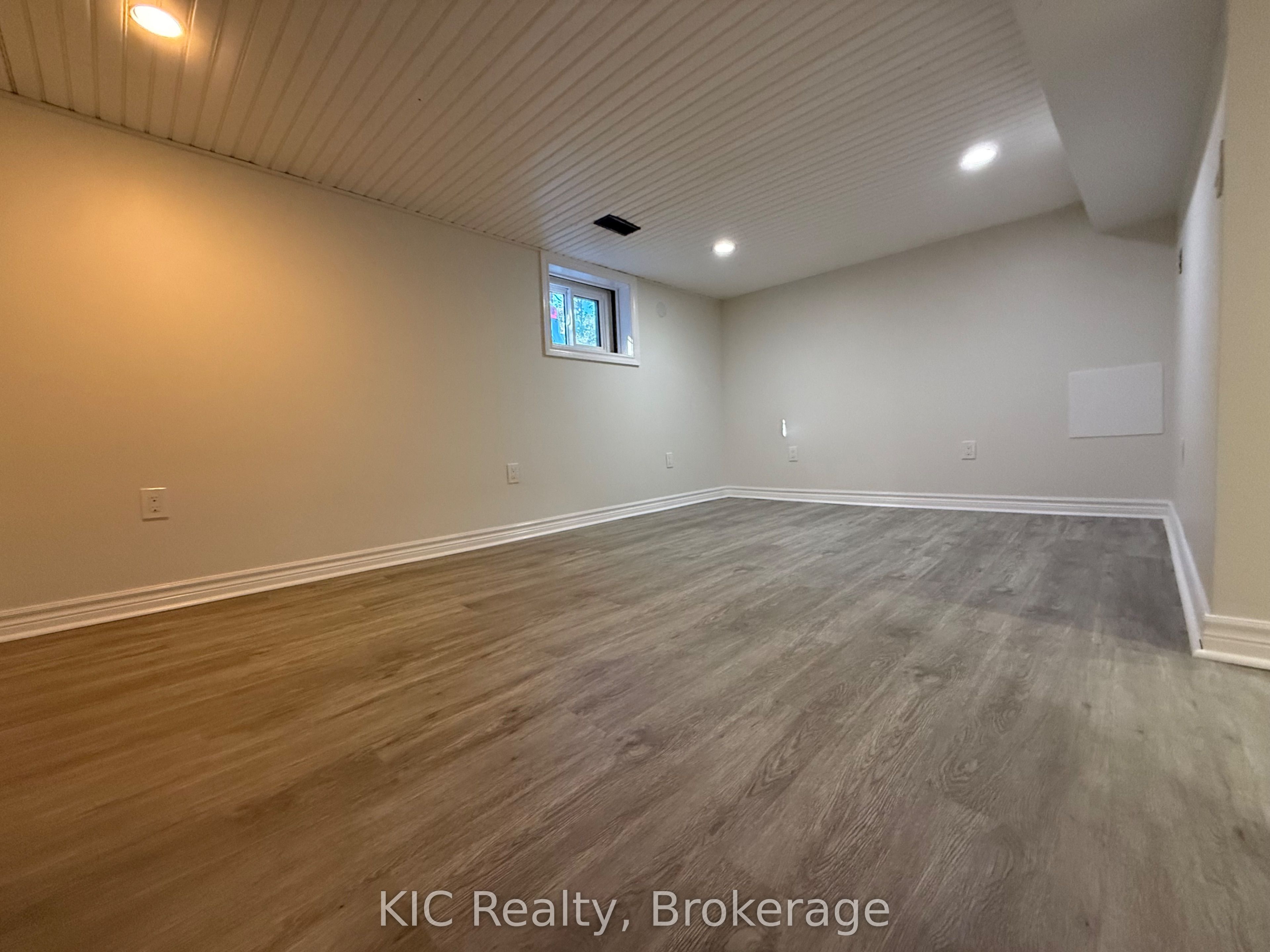 200 Oshawa Boulevard N Property Photo 22