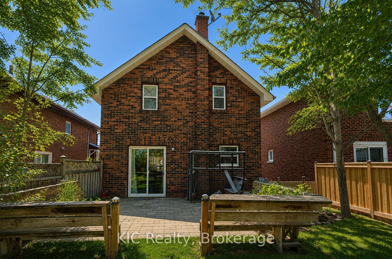 200 Oshawa Boulevard N Property Photo 25