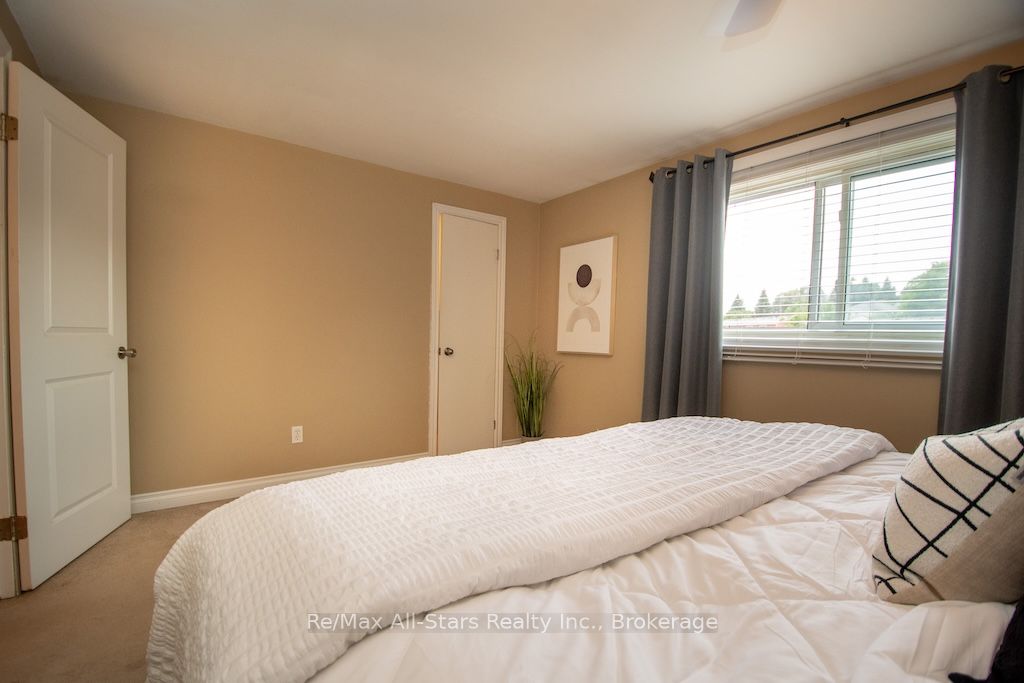 72 Martin Road 16 Property Photo 22