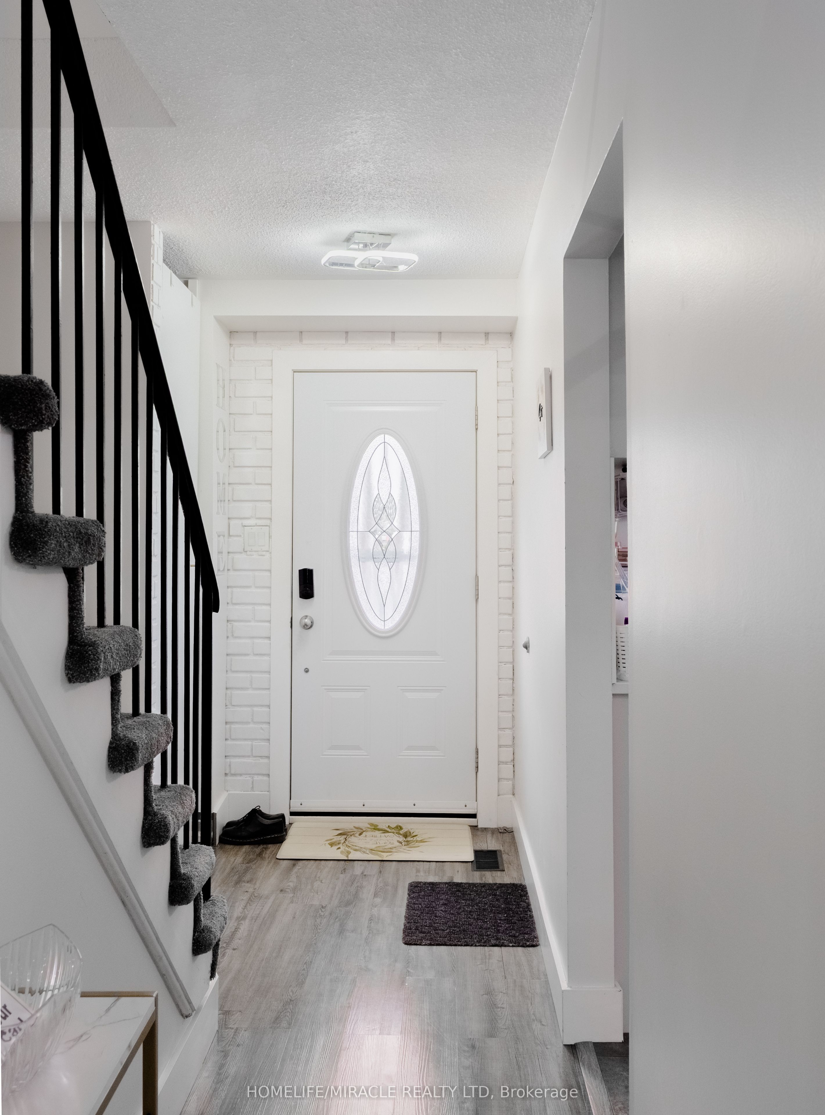 439 Bristol Crescent Property Photo 4