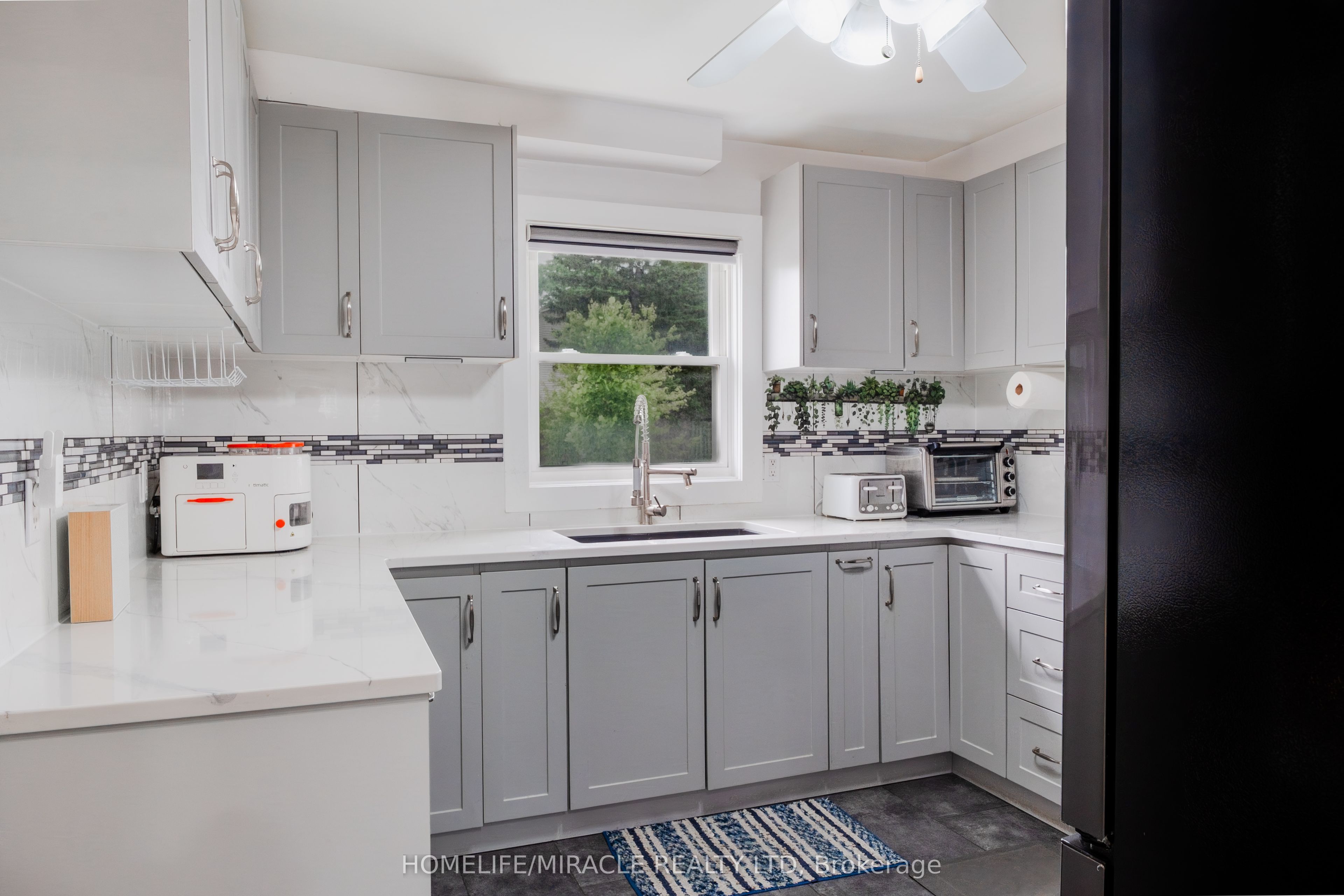 439 Bristol Crescent Property Photo 5