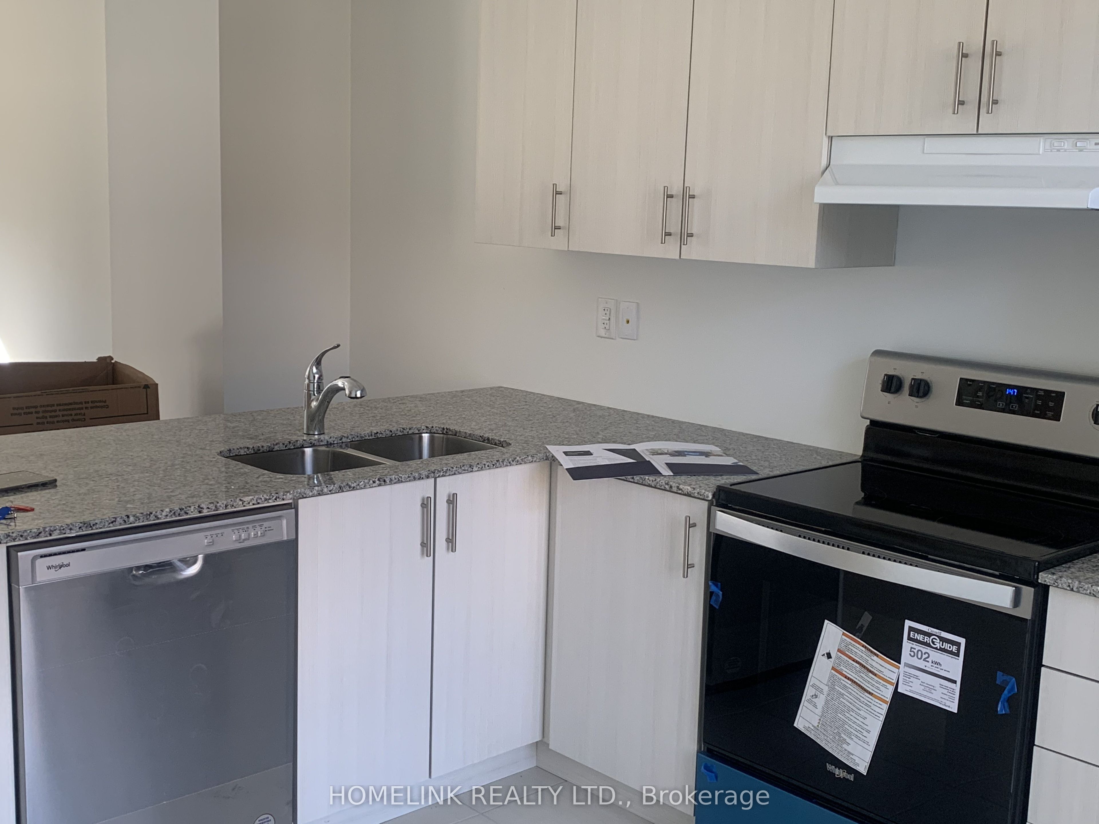 51 Selfridge Way Property Photo 2