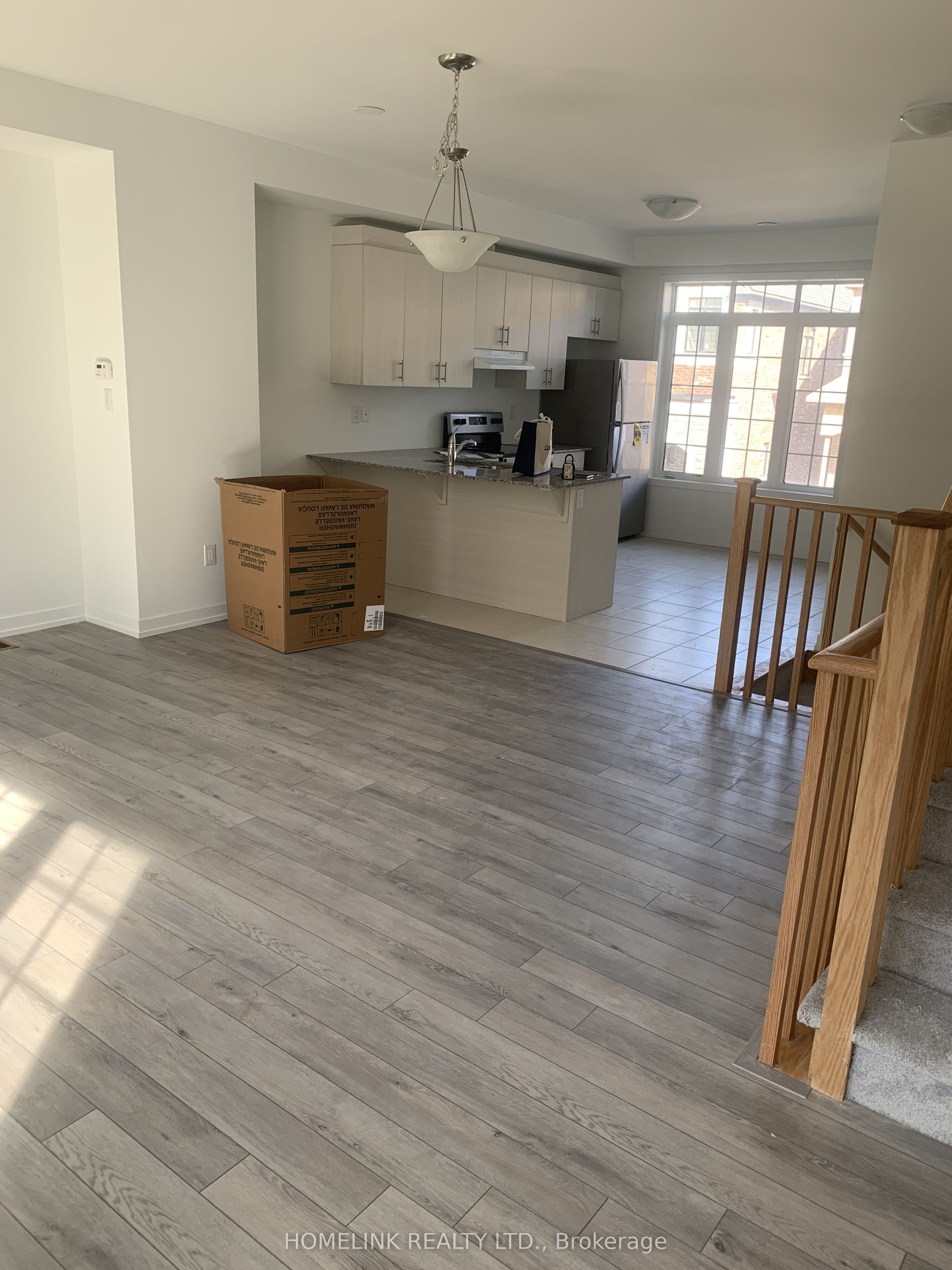 51 Selfridge Way Property Photo 4