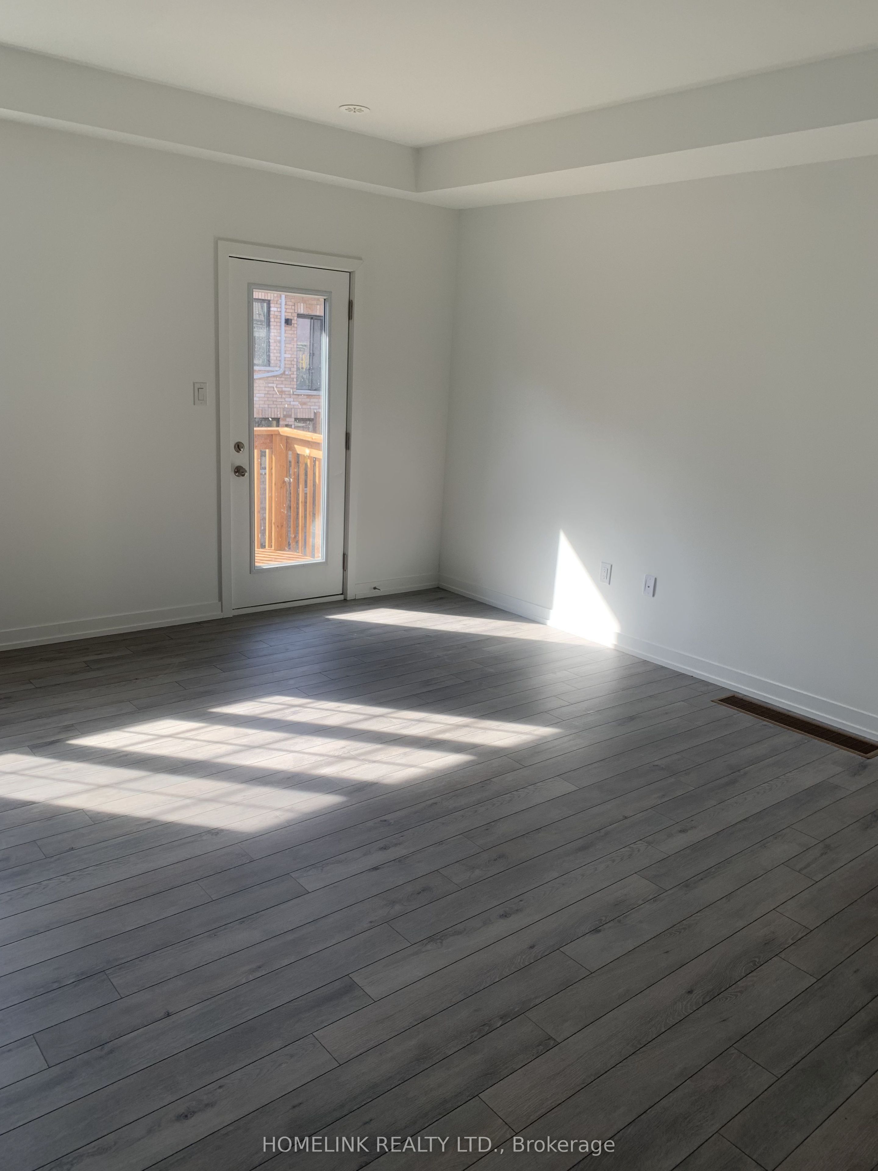 51 Selfridge Way Property Photo 5