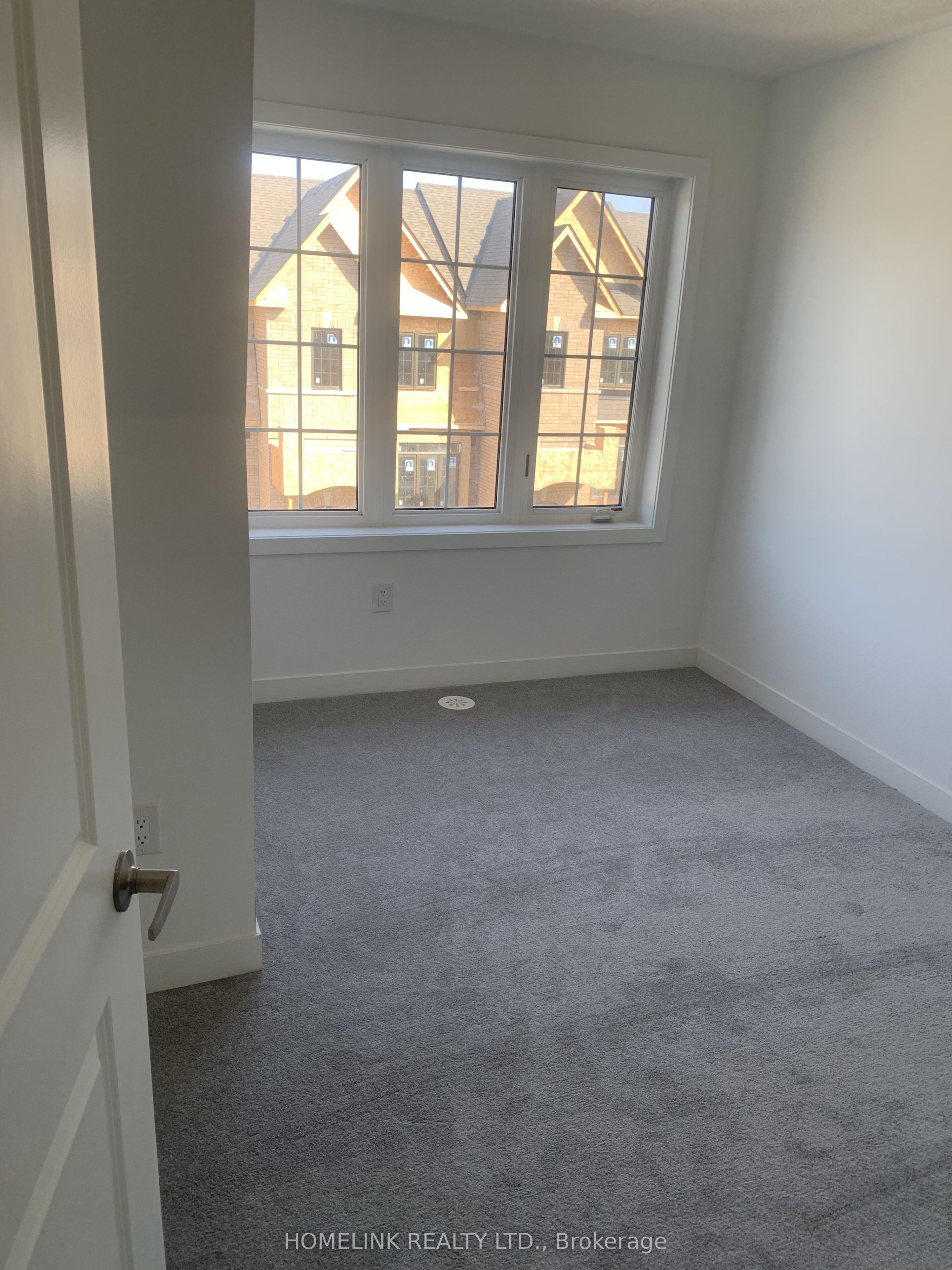 51 Selfridge Way Property Photo 8