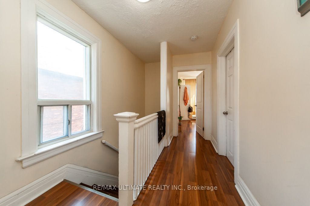 128 Elgin Street E Property Photo 11