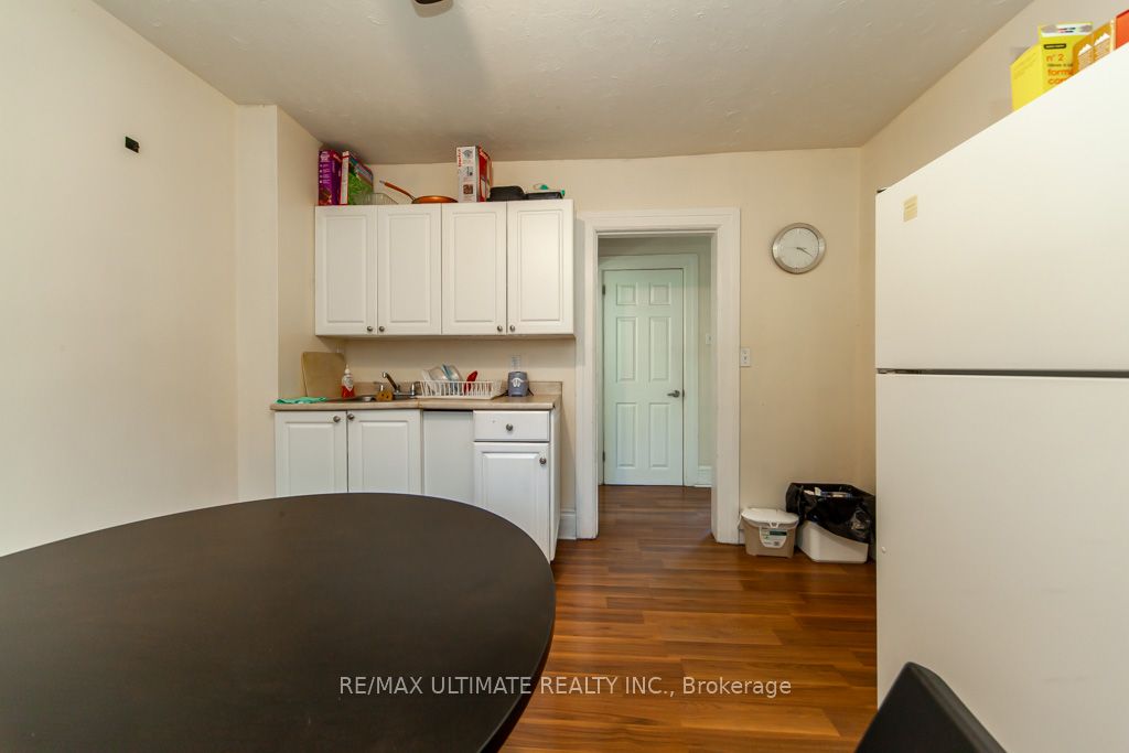 128 Elgin Street E Property Photo 16
