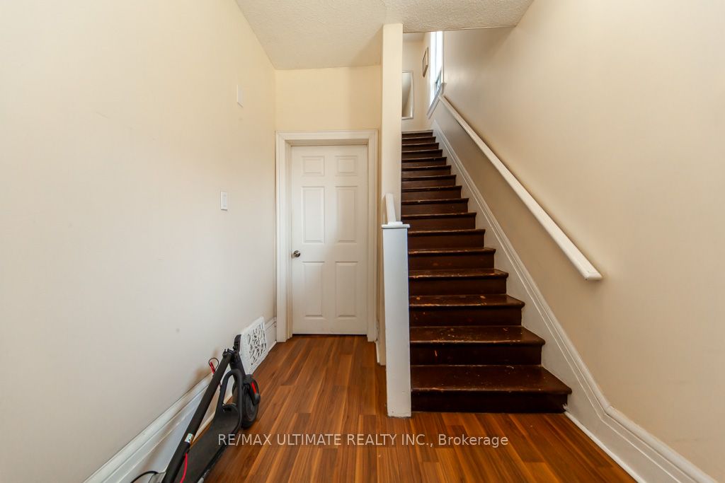 128 Elgin Street E Property Photo 26