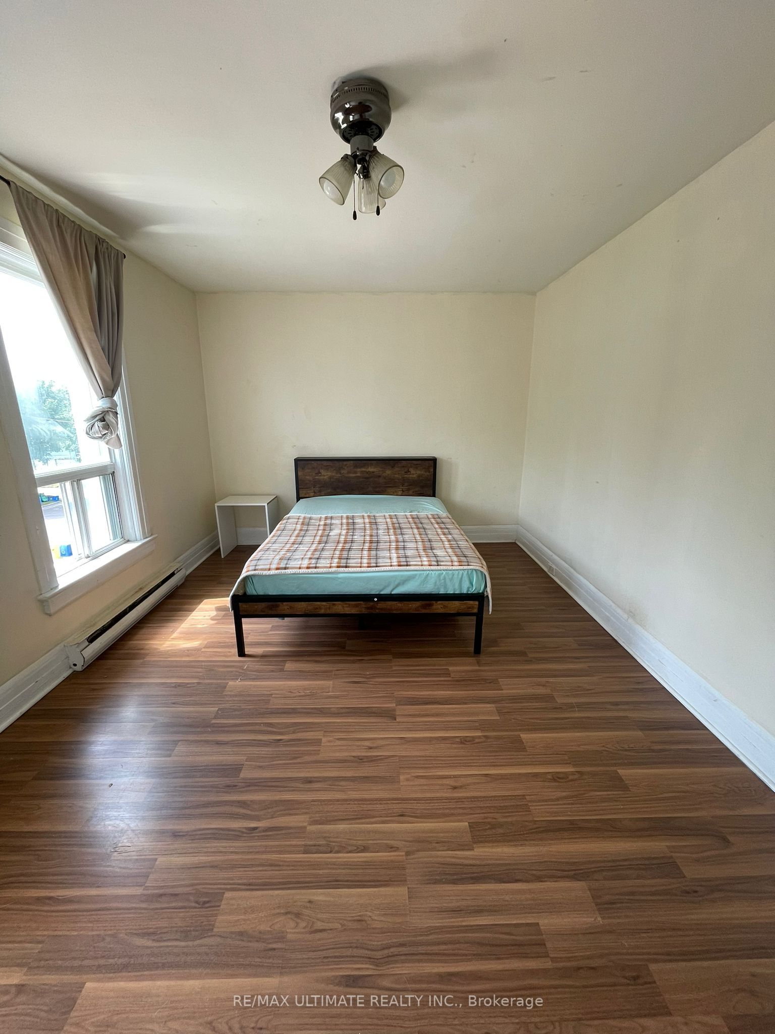 128 Elgin Street E Property Photo 41