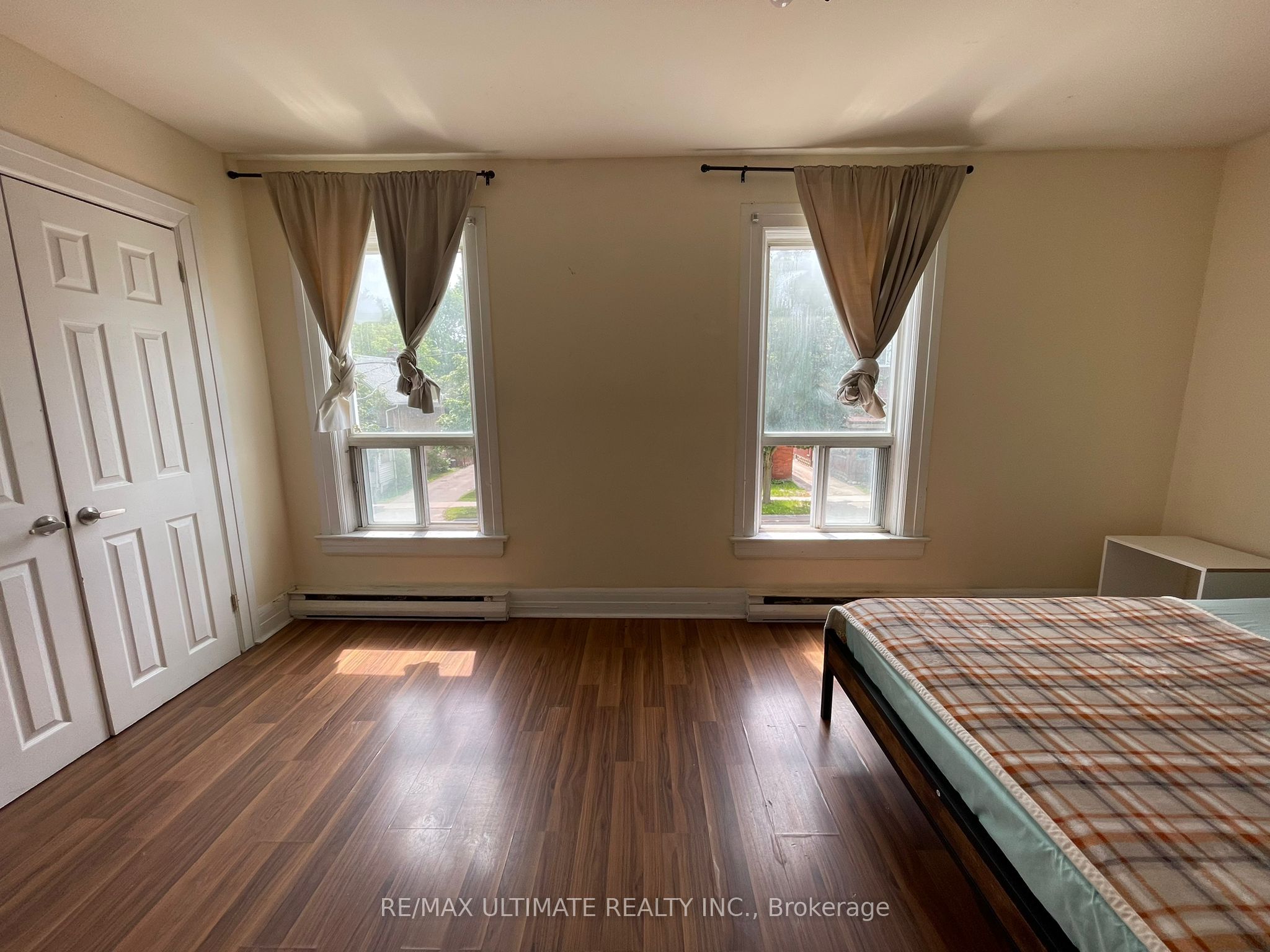 128 Elgin Street E Property Photo 42