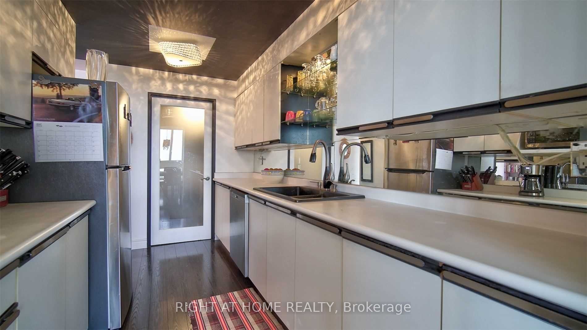 3233 Eglinton Avenue E 1406 Property Photo 21