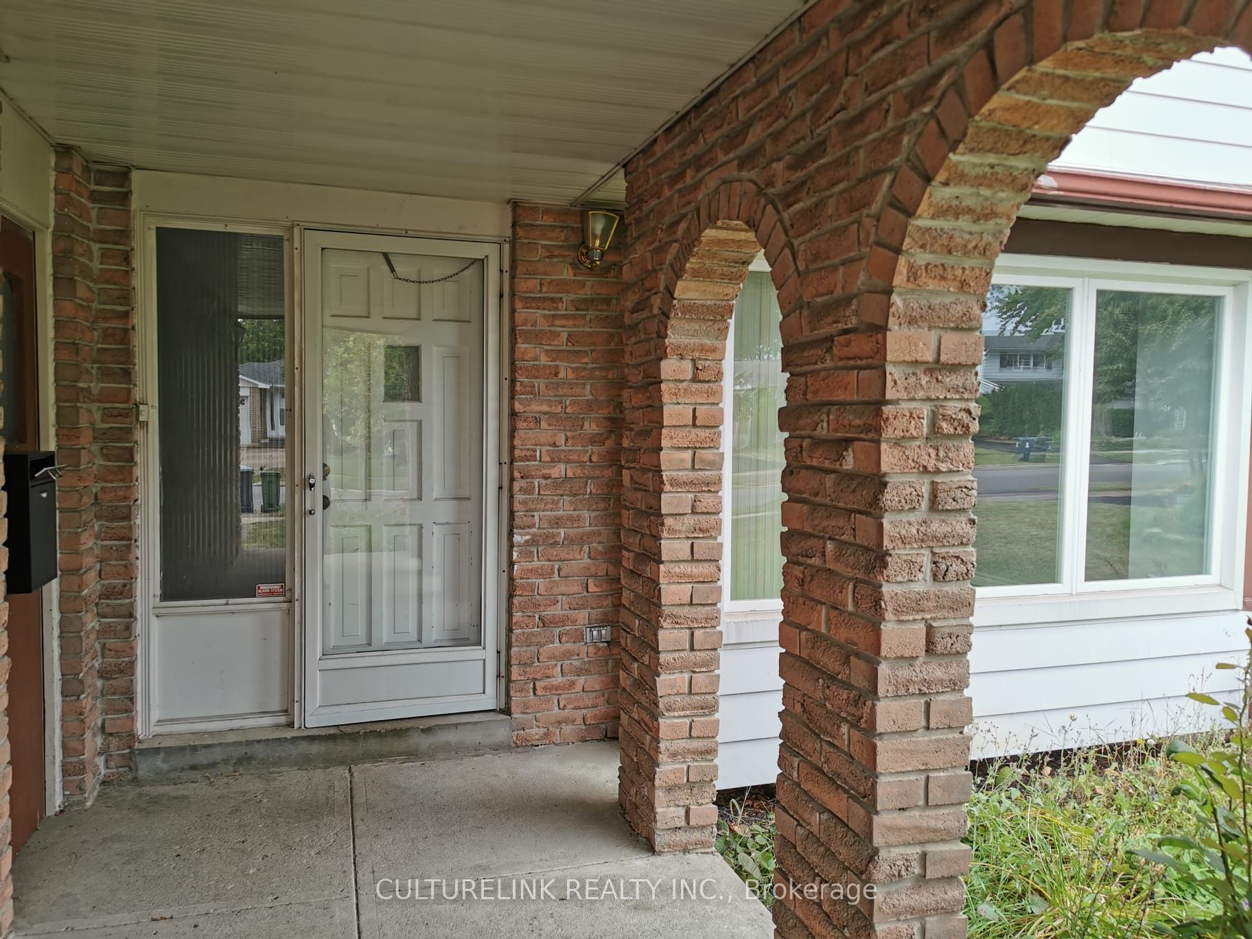 18 Westwater Drive Property Photo 3