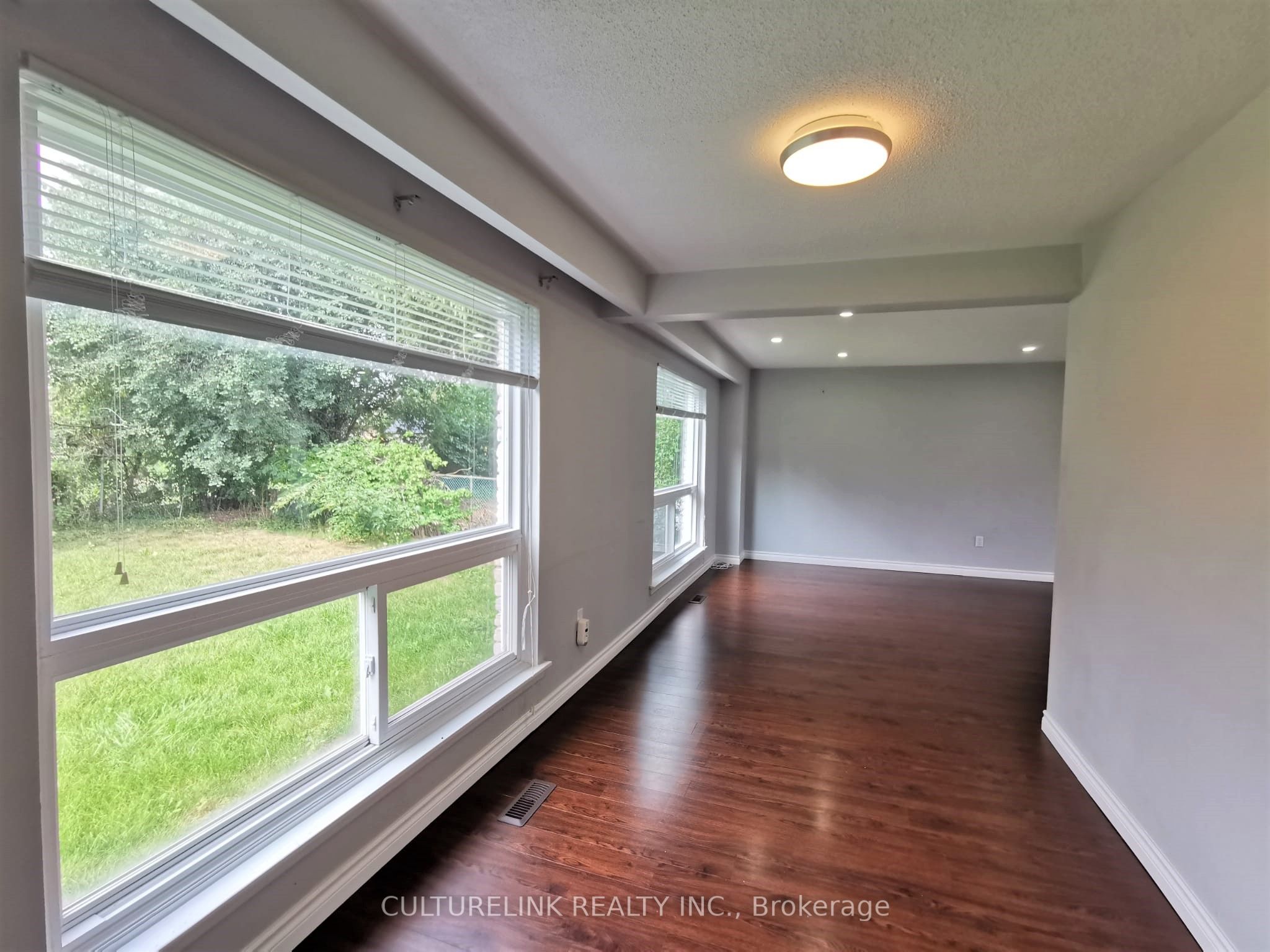 18 Westwater Drive Property Photo 8