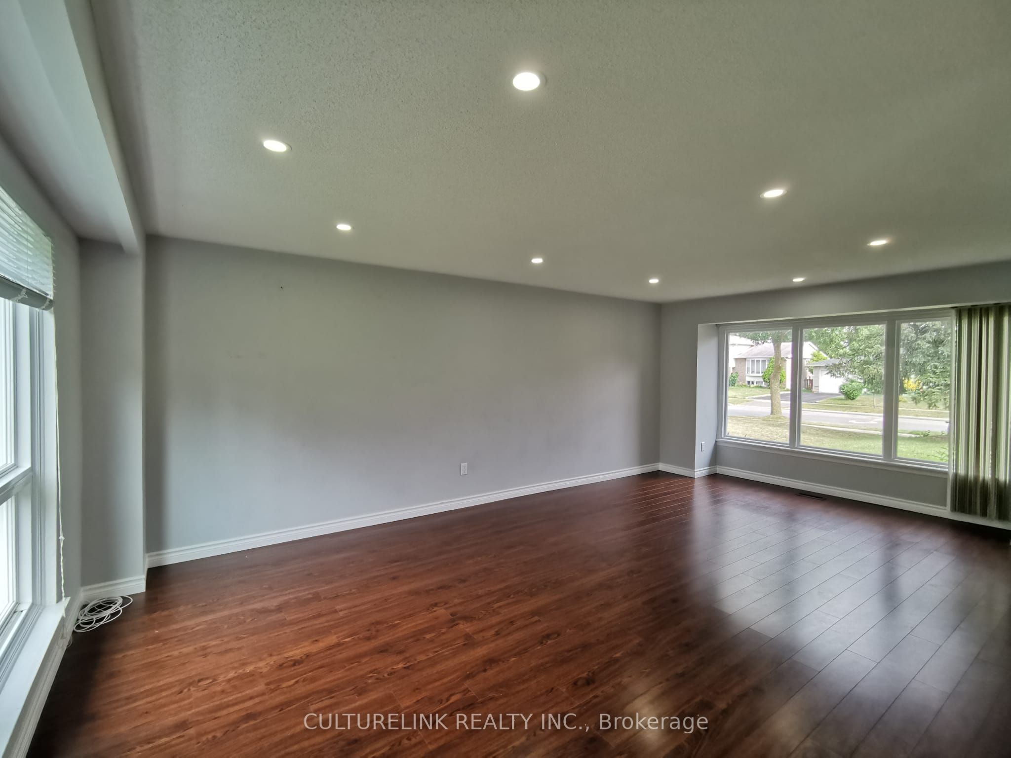 18 Westwater Drive Property Photo 9