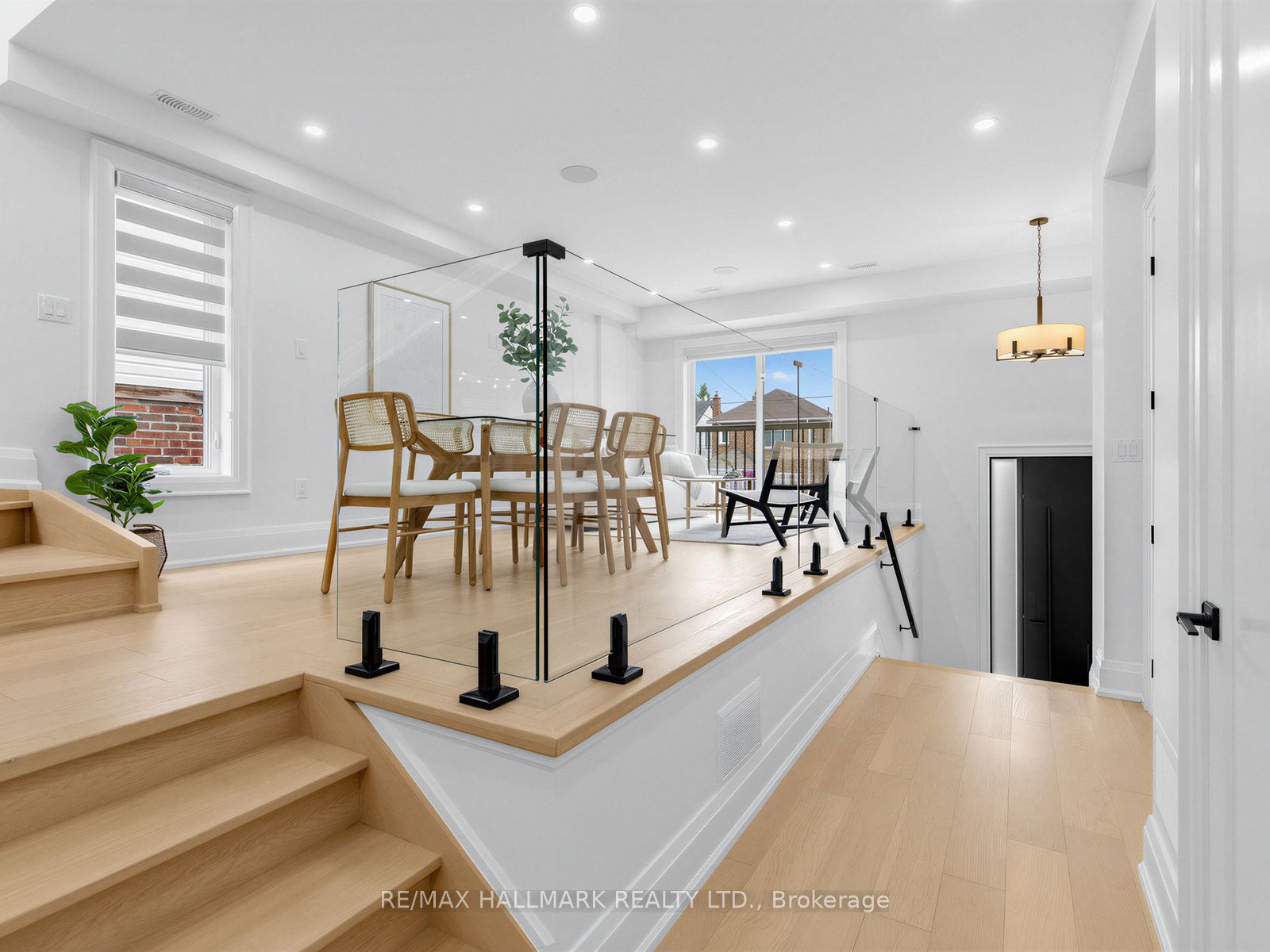 34 Roosevelt Road Property Photo 6