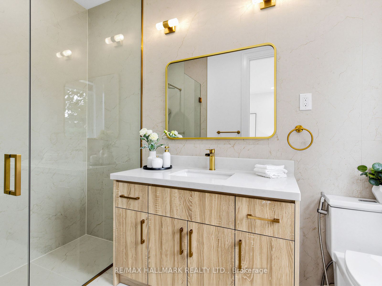 34 Roosevelt Road Property Photo 28