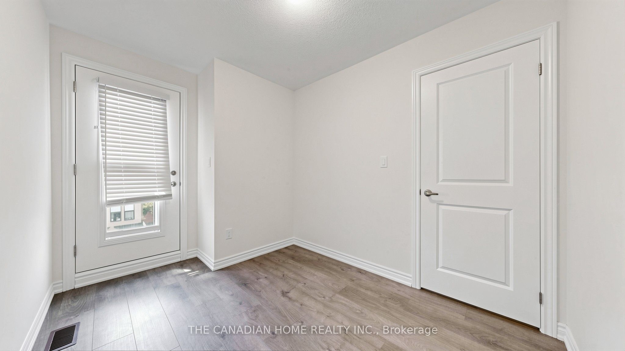 363 Okanagan Path Property Photo 37