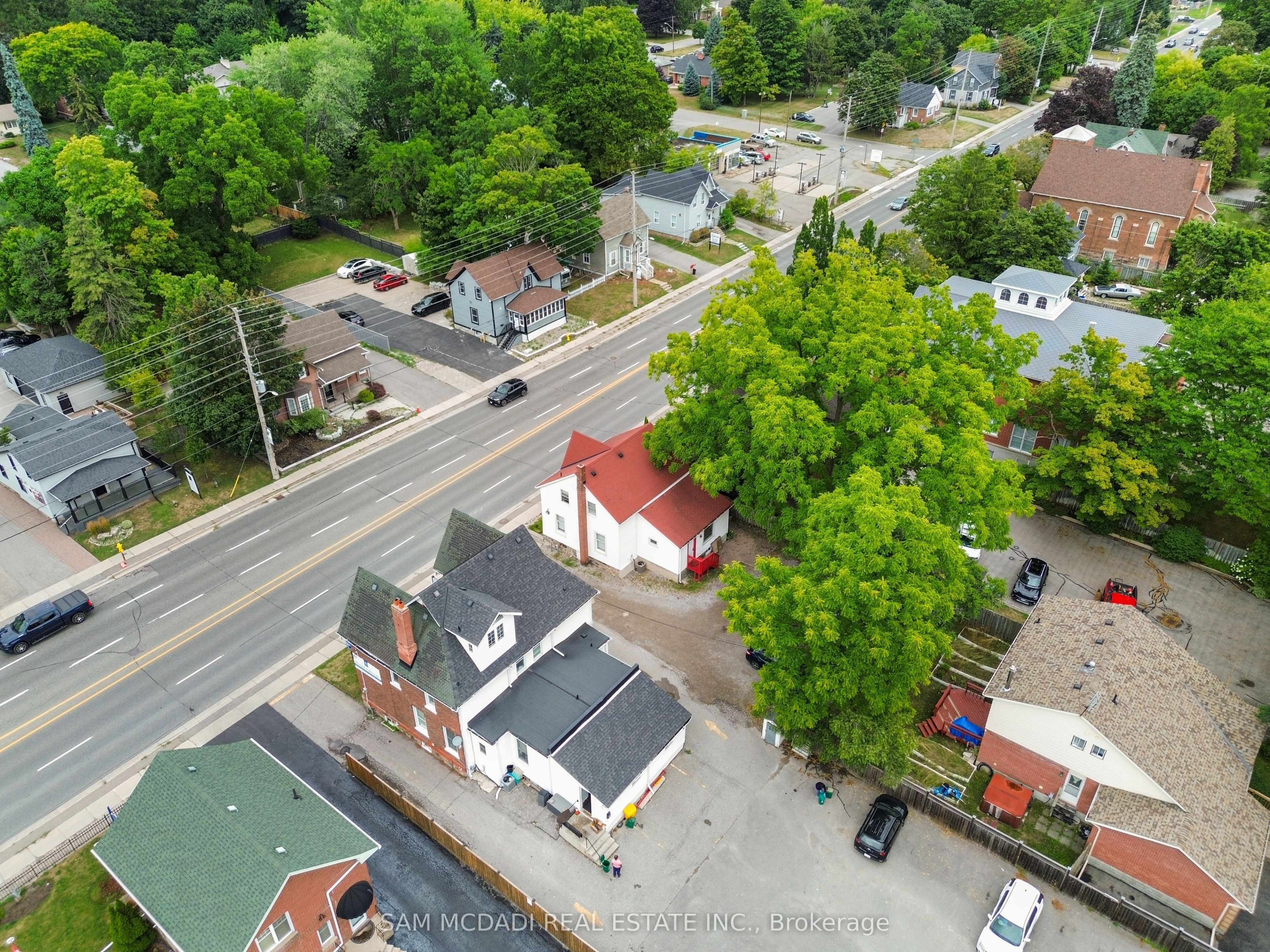 571 Kingston Road W Property Photo 1